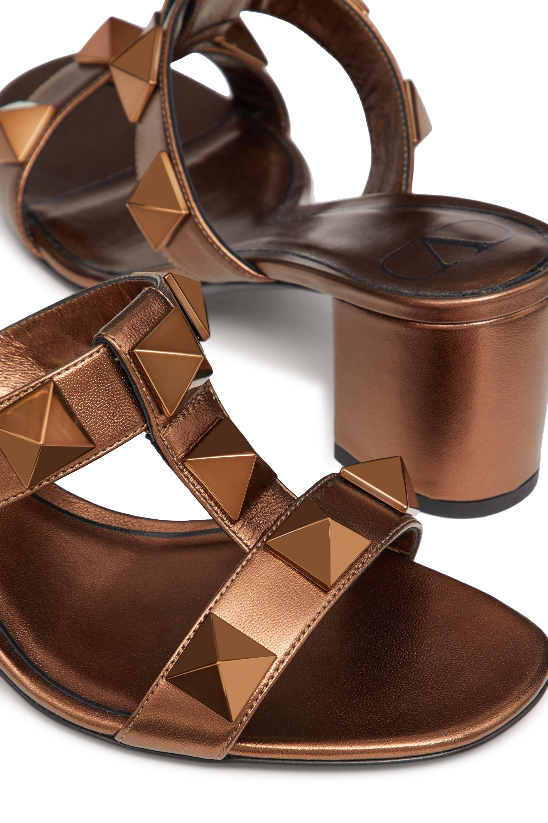 صندل فالنتينو غارافاني 60 رومان جلد بحلي هرمية