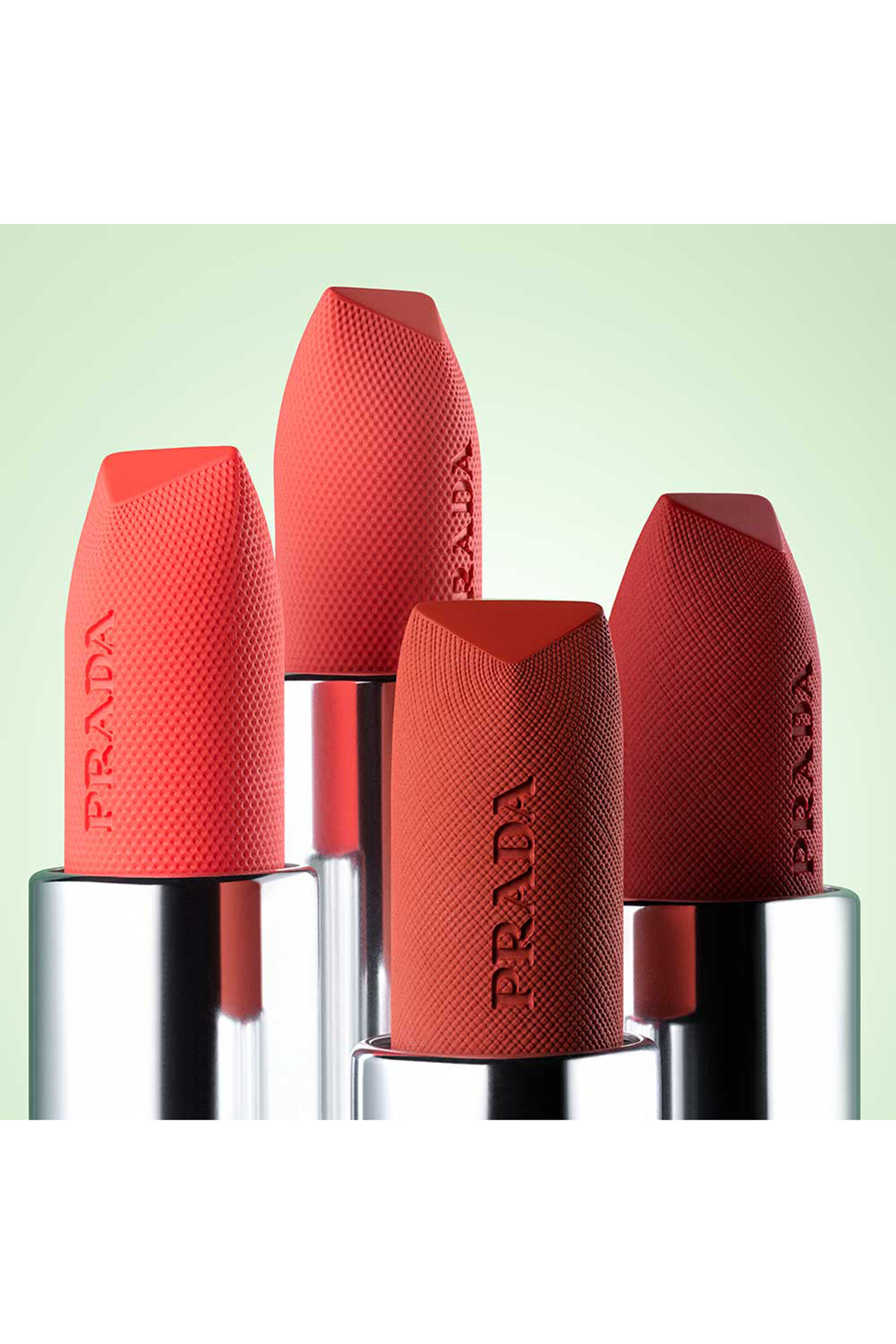 أحمر شفاه مونوكروم هايبر غير لامع