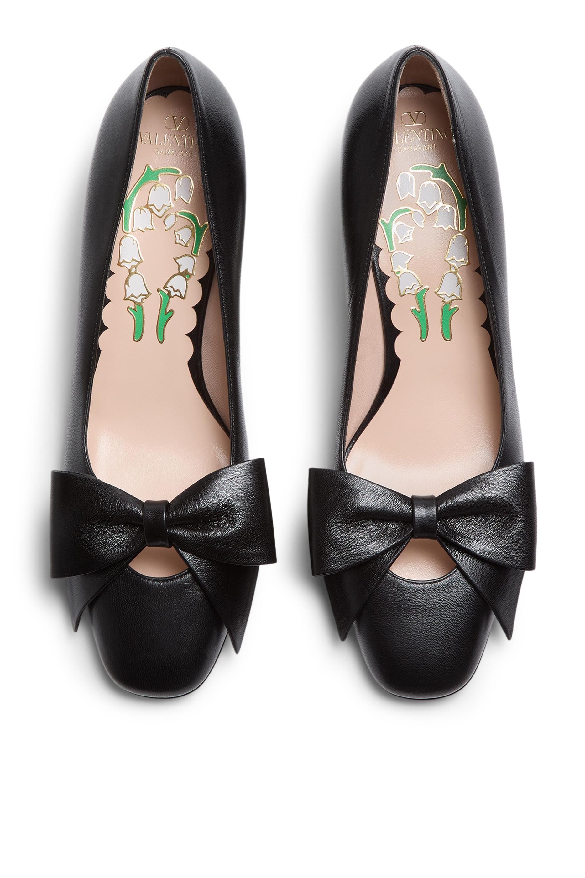 حذاء كلاسيك 45 مزين بفيونكة