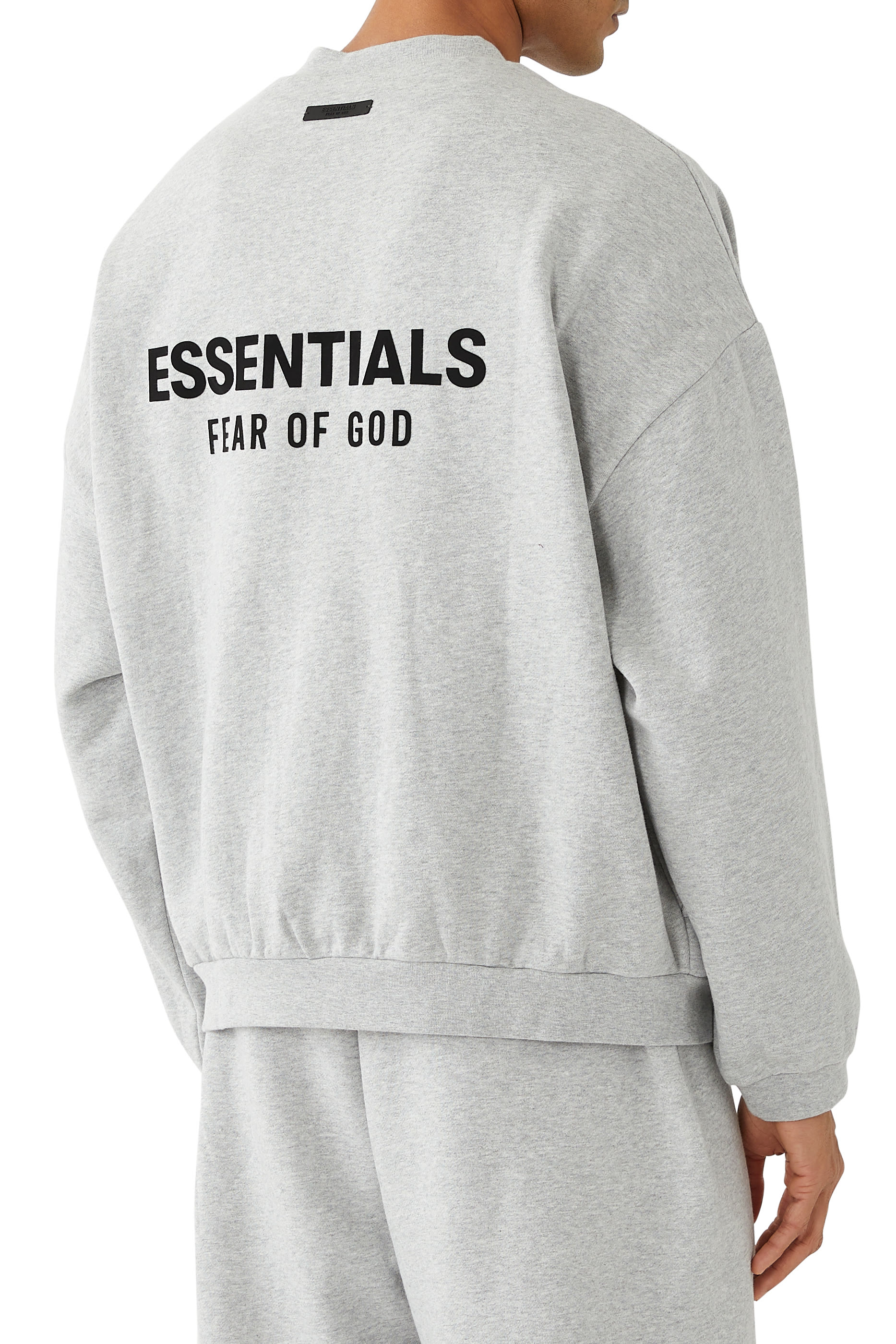 سويت شيرت بياقة ضيقة صوف