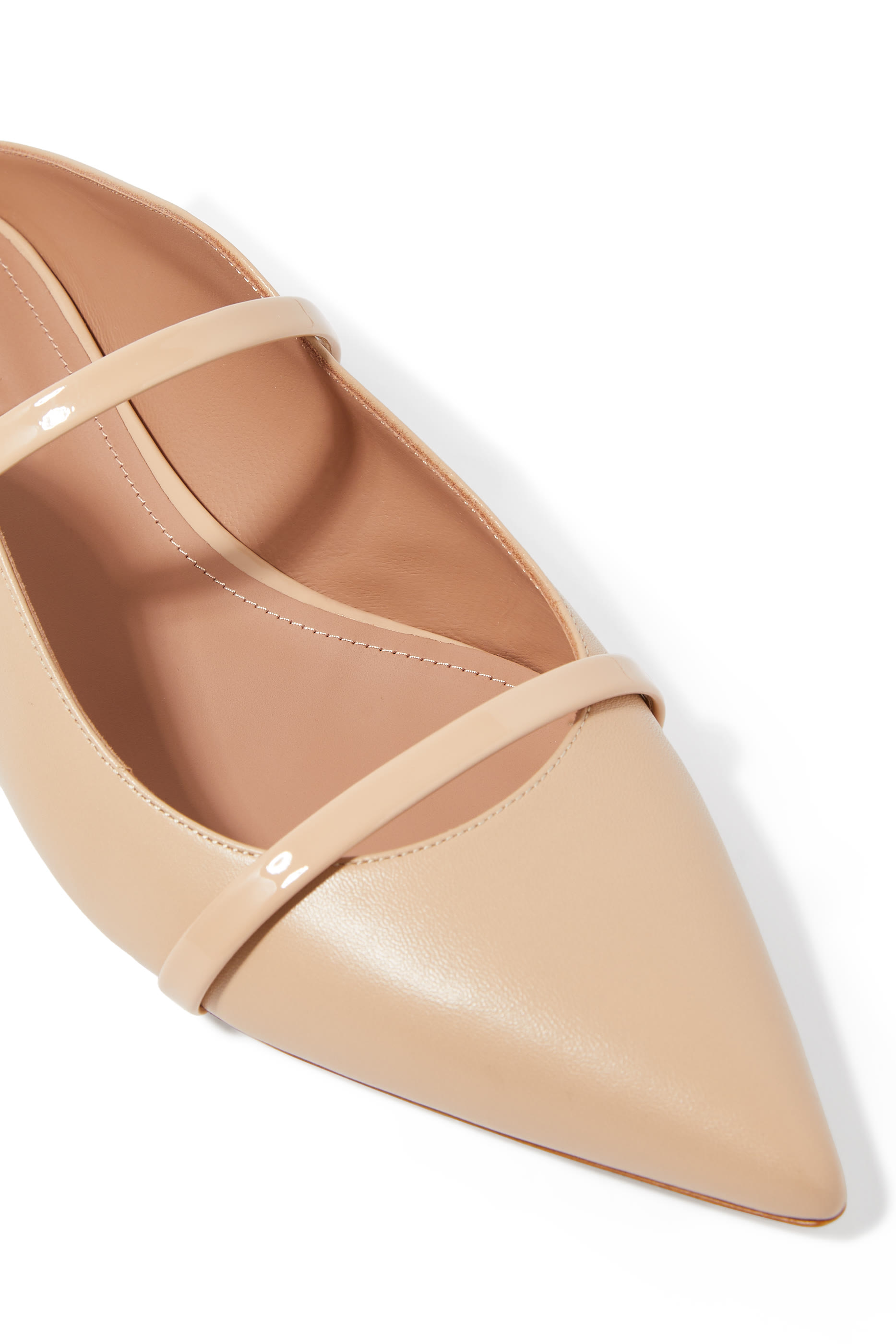 حذاء مورين بكعب مسطح ومقدمة مدببة