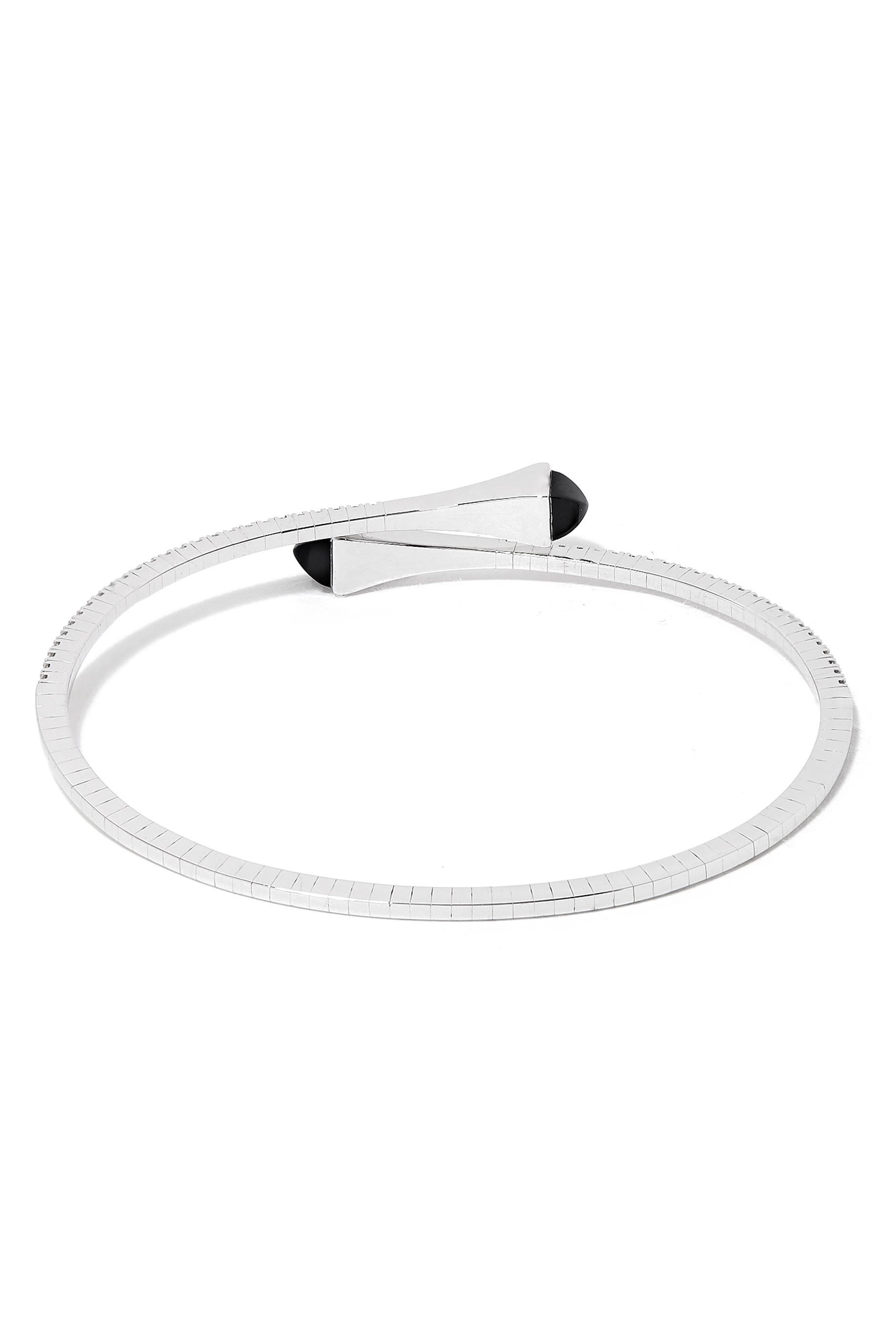 سوار كليو رفيع مرصع بالماس والعقيق اليماني الأسود ذهب أبيض عيار 18