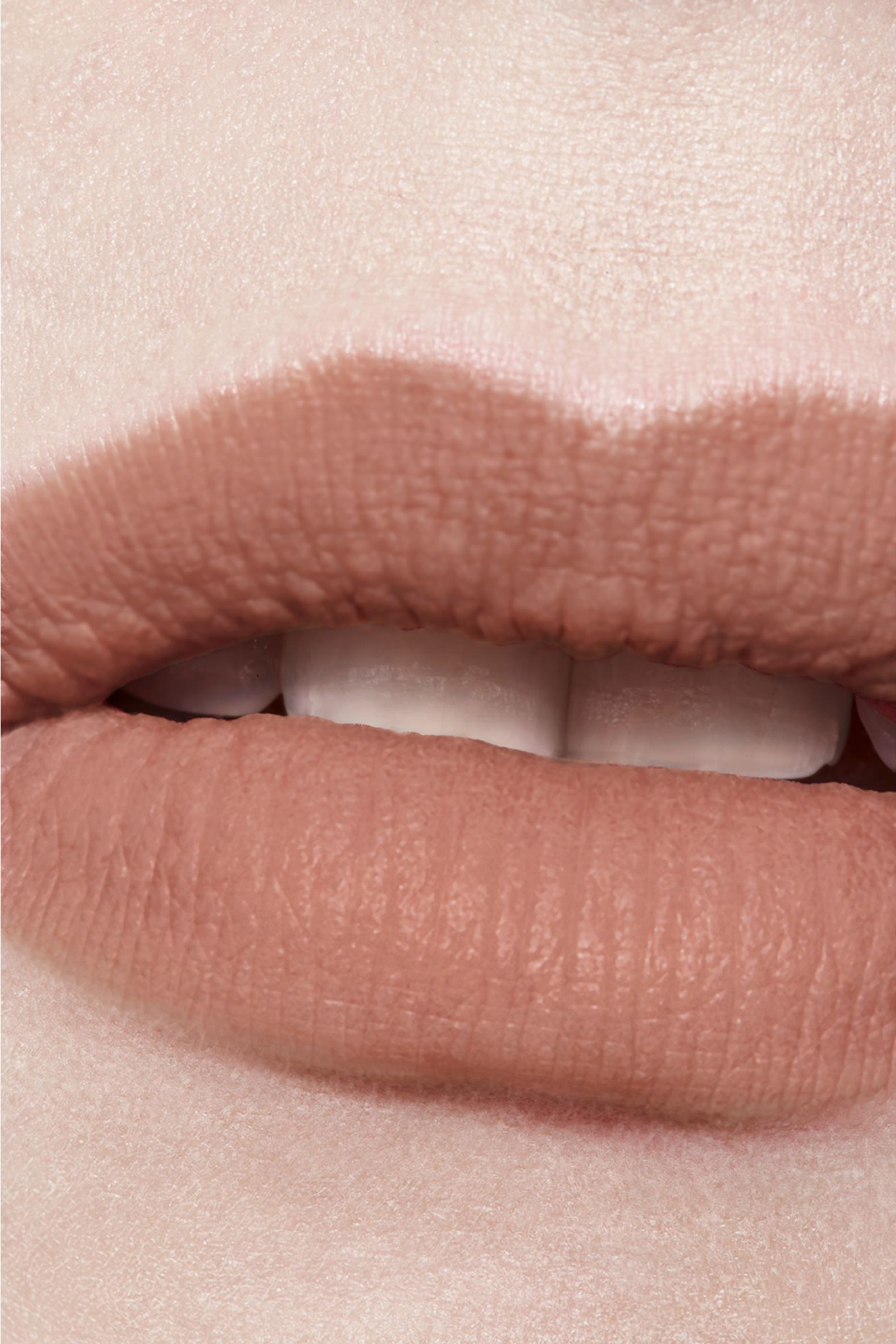 احمر شفاه Chanel Rouge Allure Liquid Velvet Ultrawear Intense مات سائل