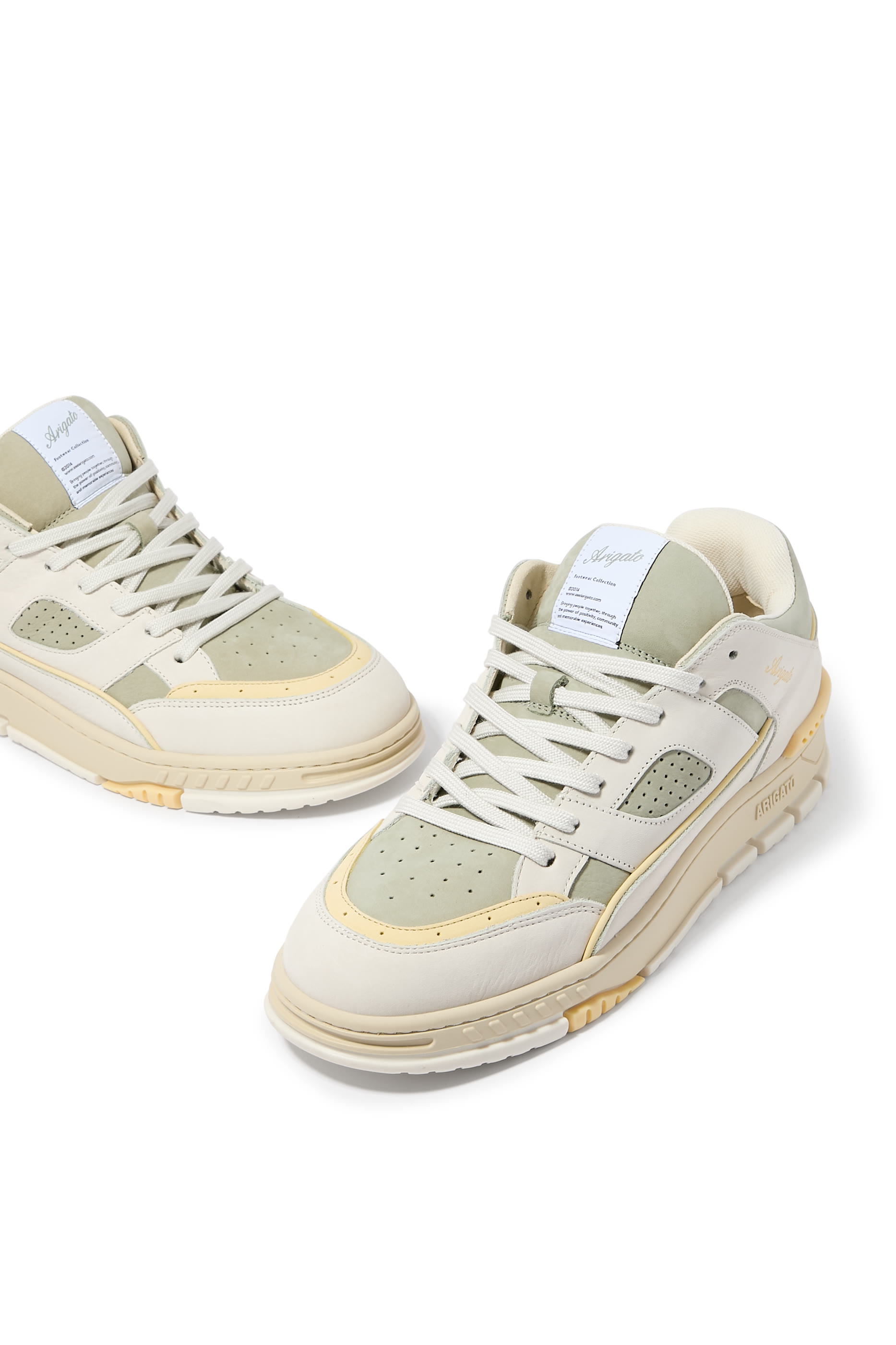 سنيكرز أريا أل أو