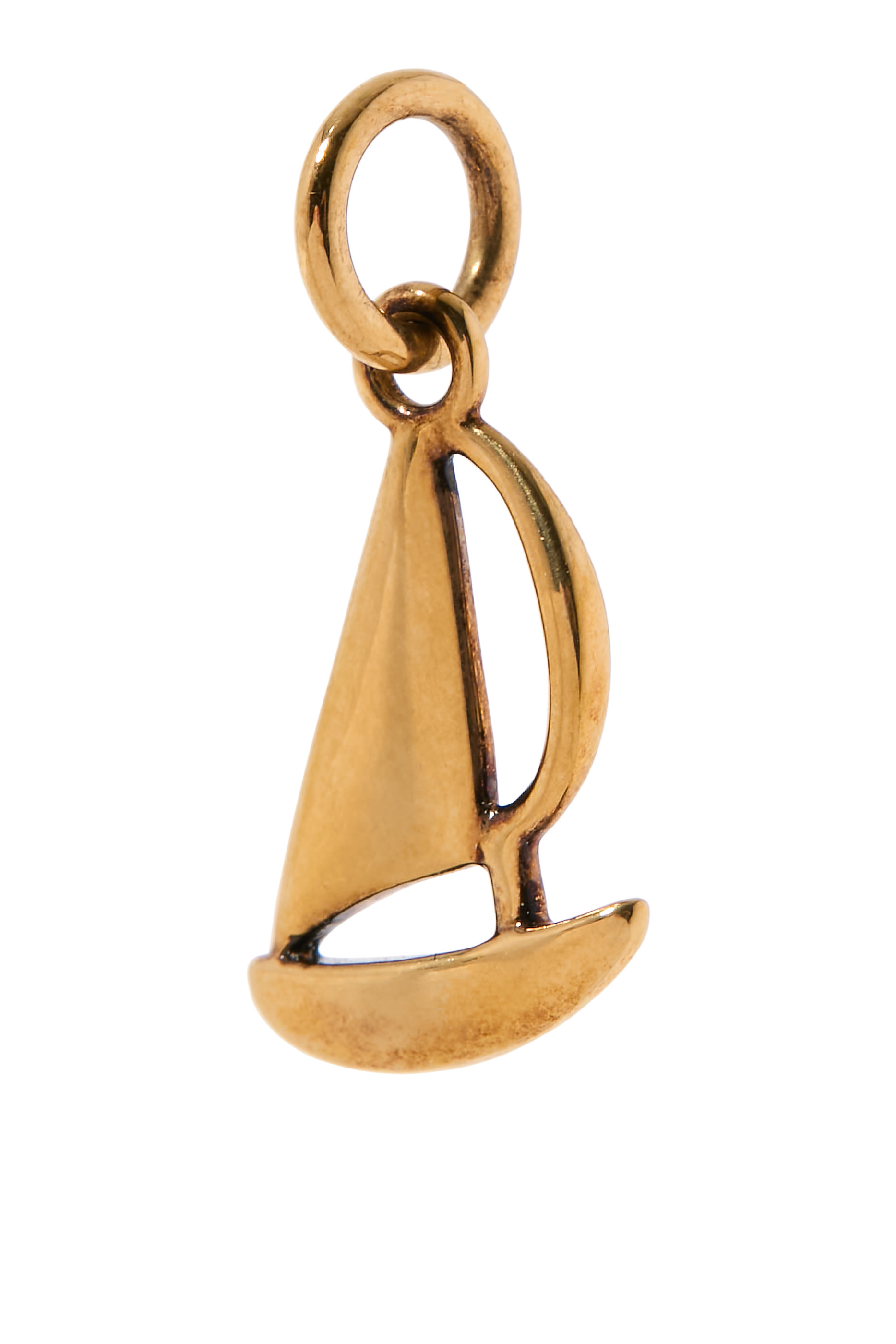 حلية بتصميم قارب