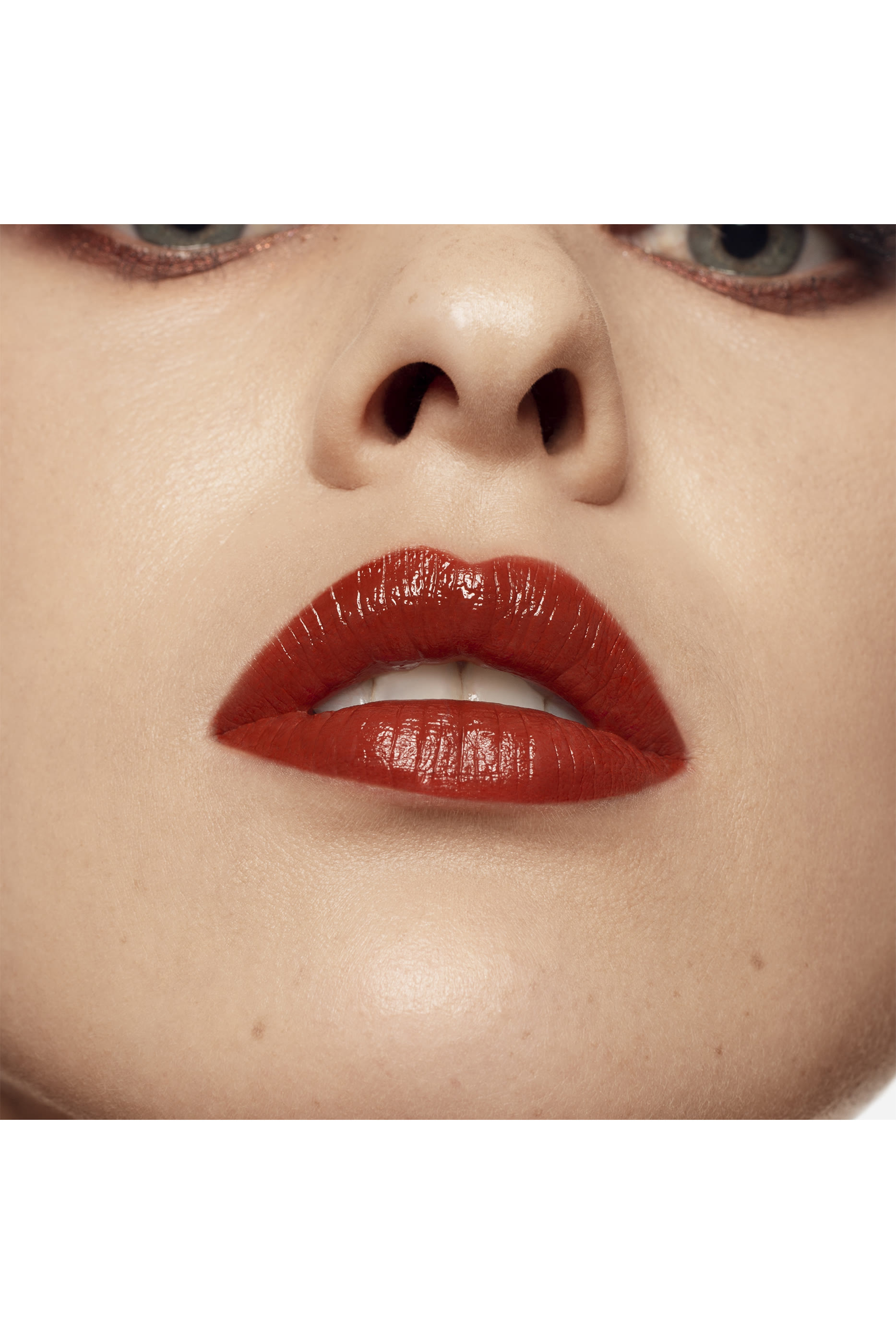 أحمر شفاه فينيل بتركيبة سائلة