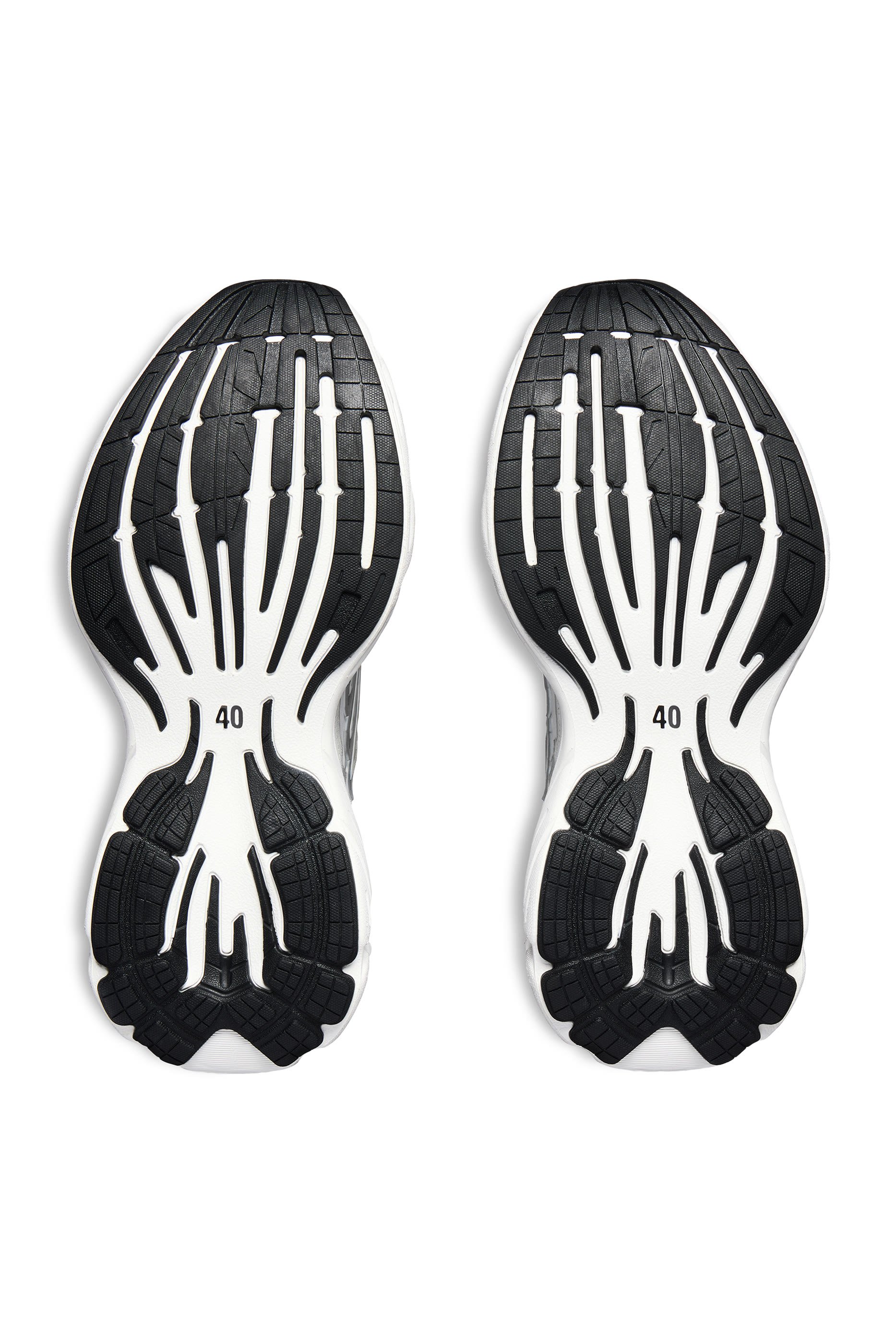 سنيكرز مونداي بكاحل منخفض