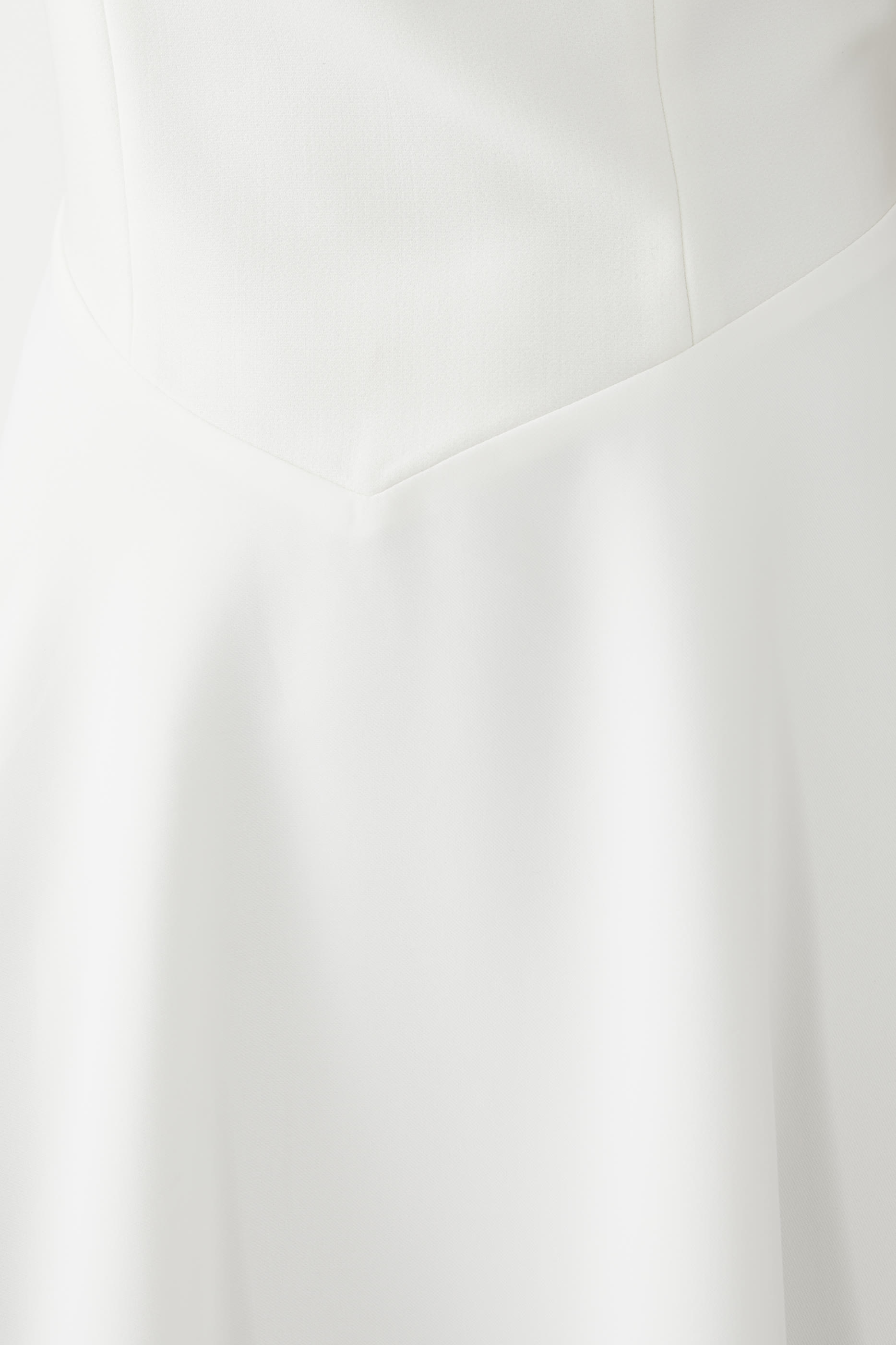 فستان ألتميت ميوس بلا أكمام متوسط الطول بخصر مرتفع