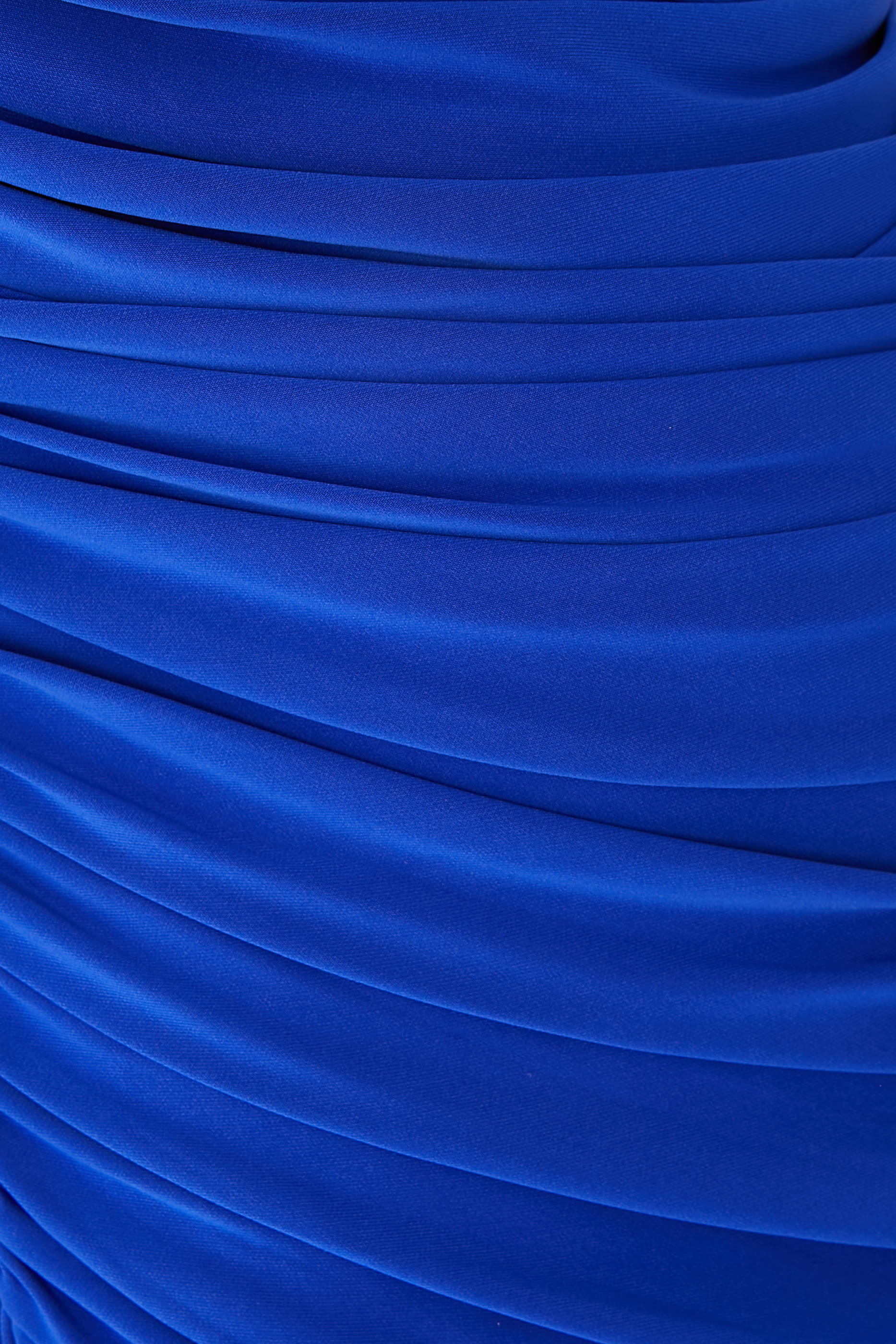 فستان سهرة ديانا بكتف مكشوف