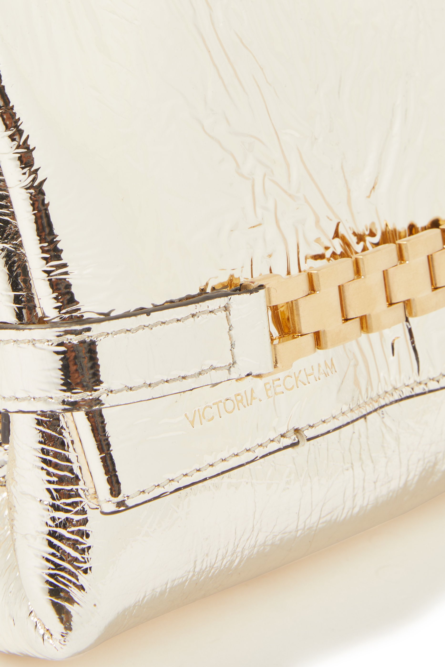 حقيبة صغيرة بسلسلة وحمالة