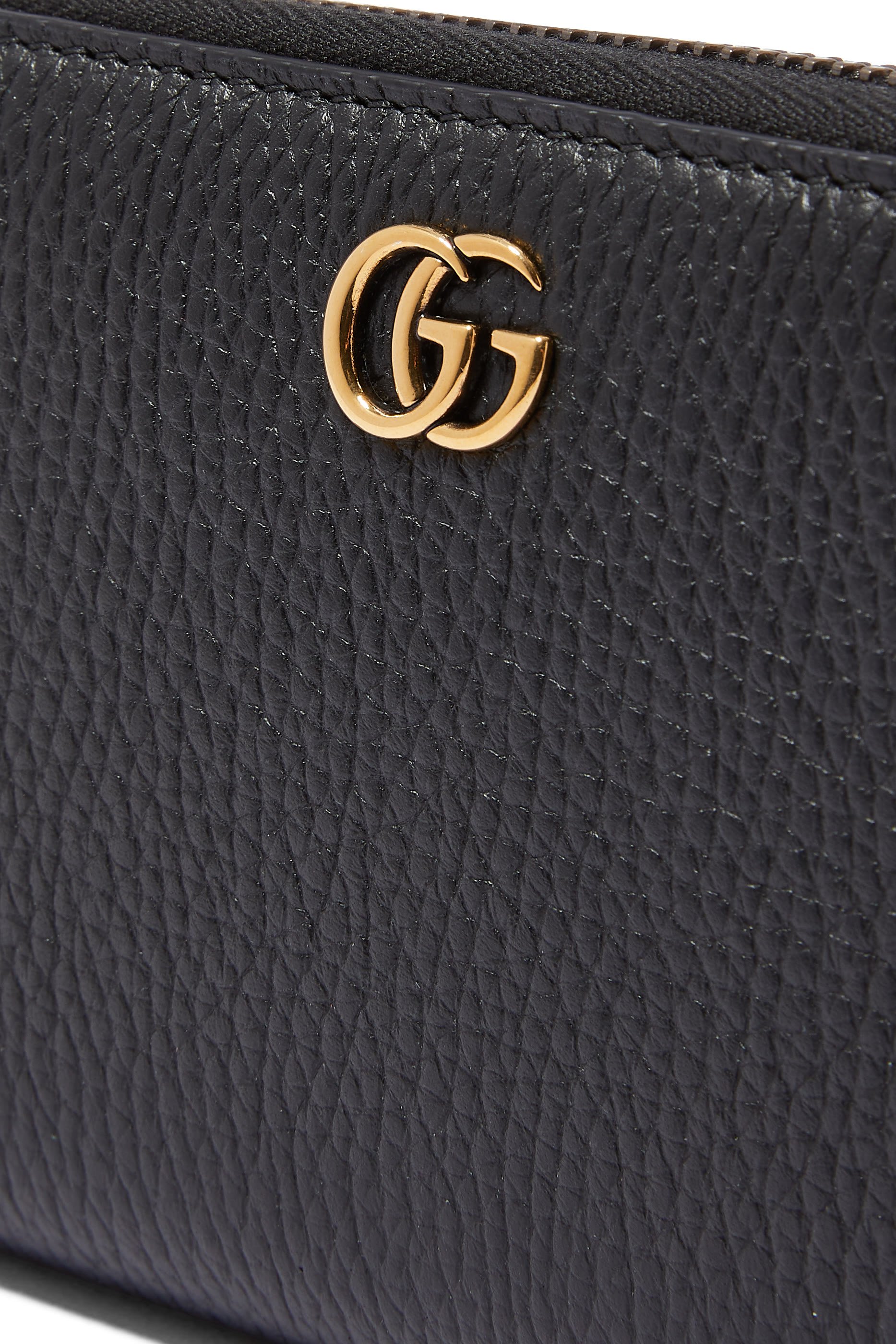 محفظة بسحاب محيط