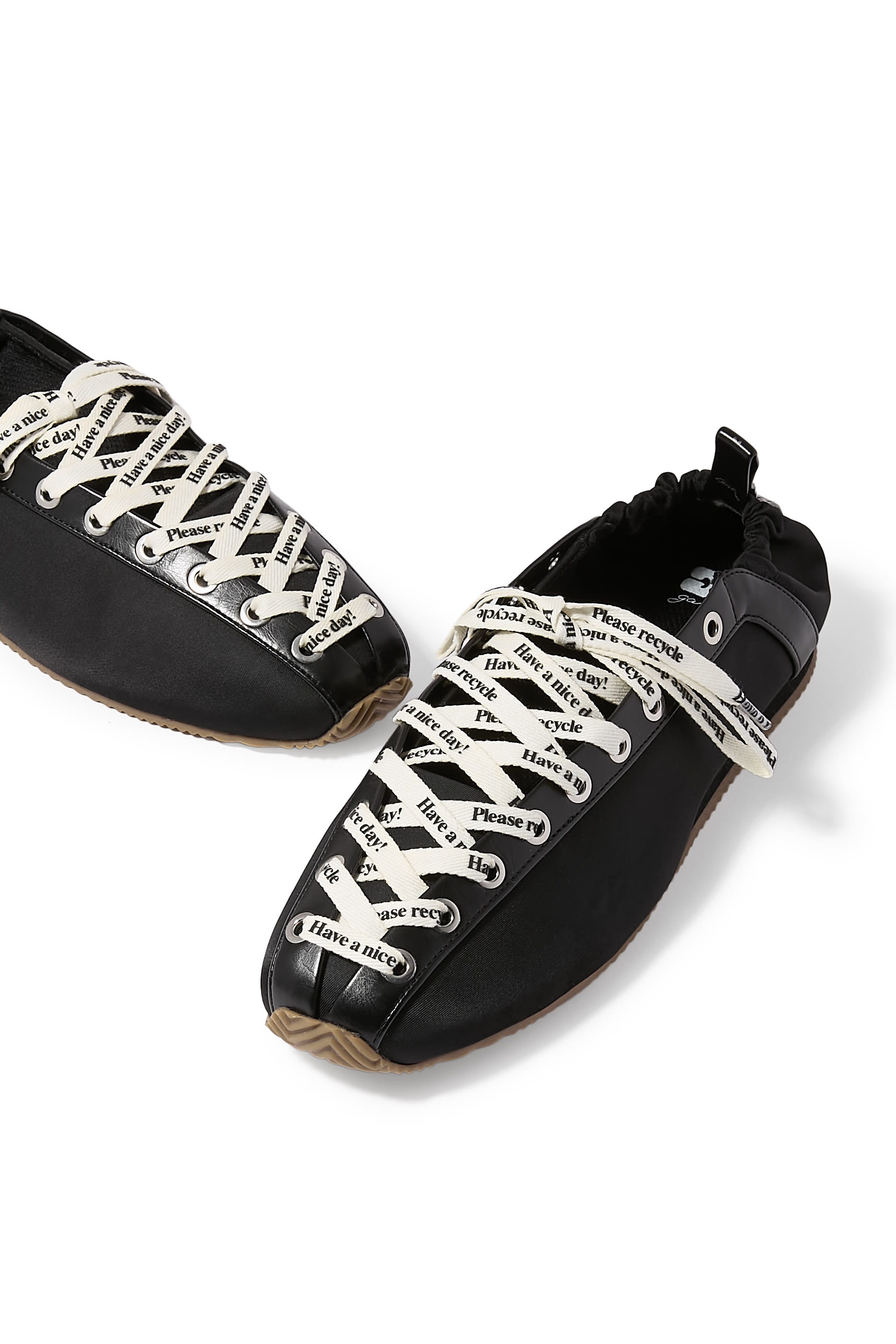 حذاء بالرينا رياضي