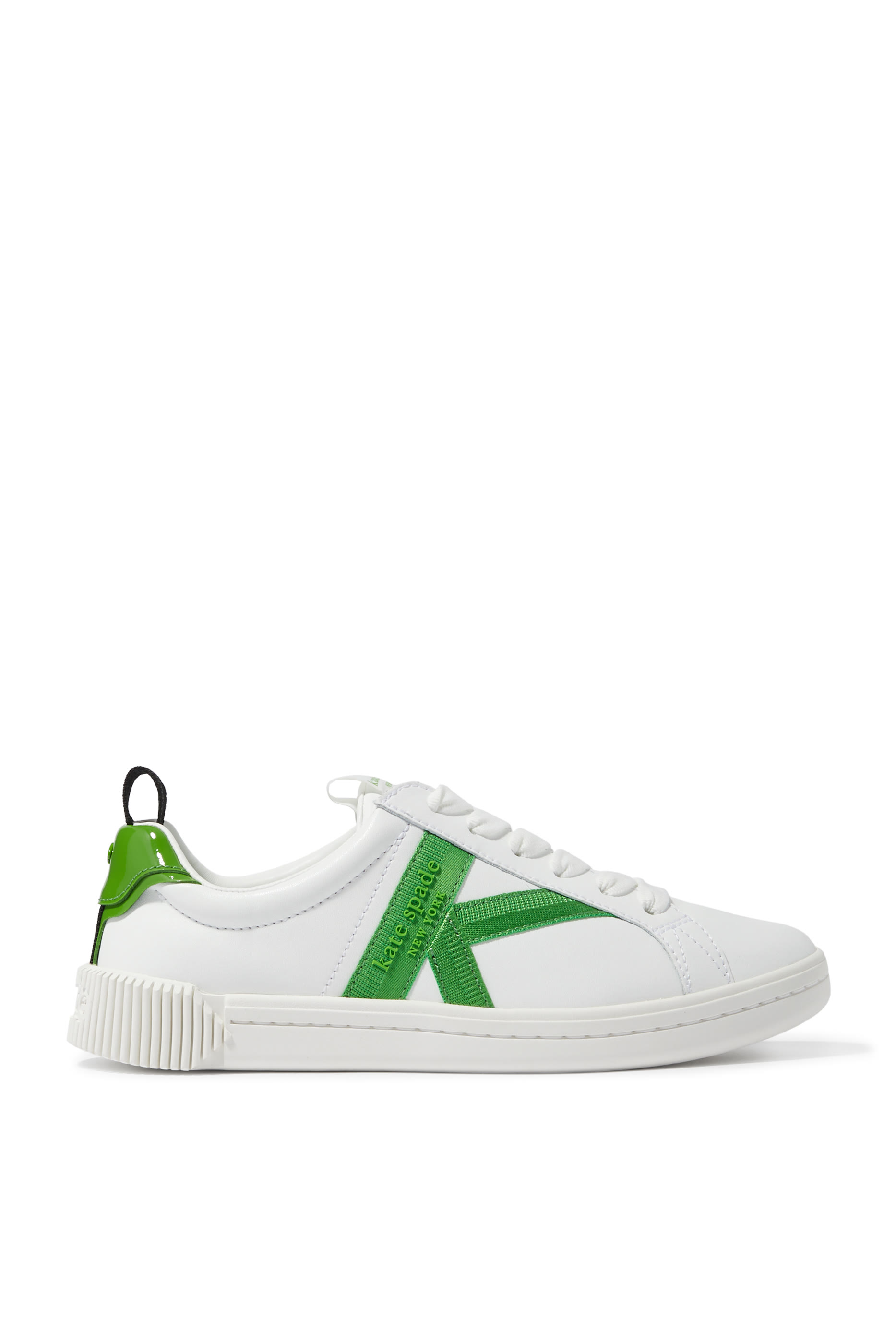 سنيكرز جلد بشعار الماركة