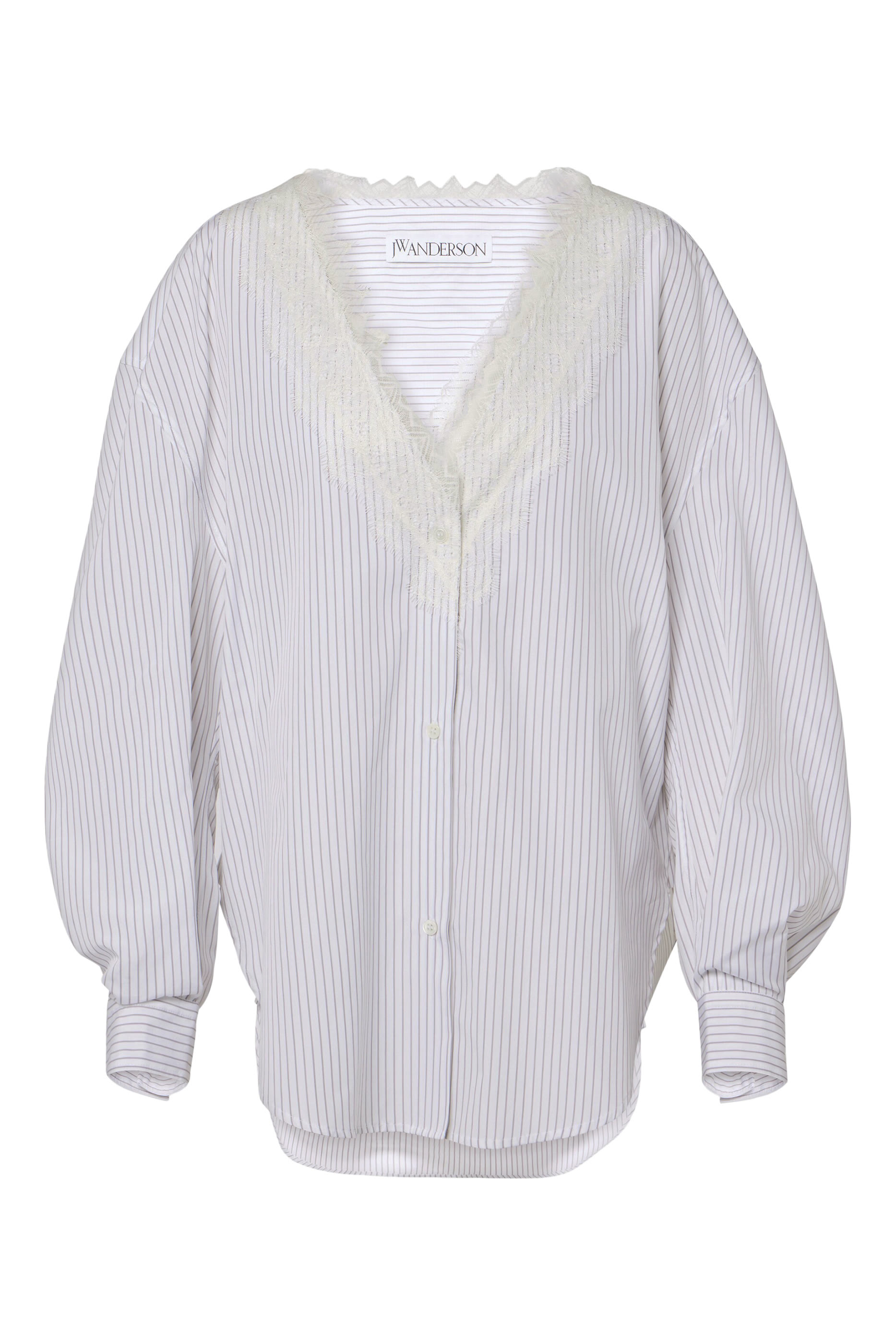 قميص بياقة على شكل حرف V بحواف دانتيل