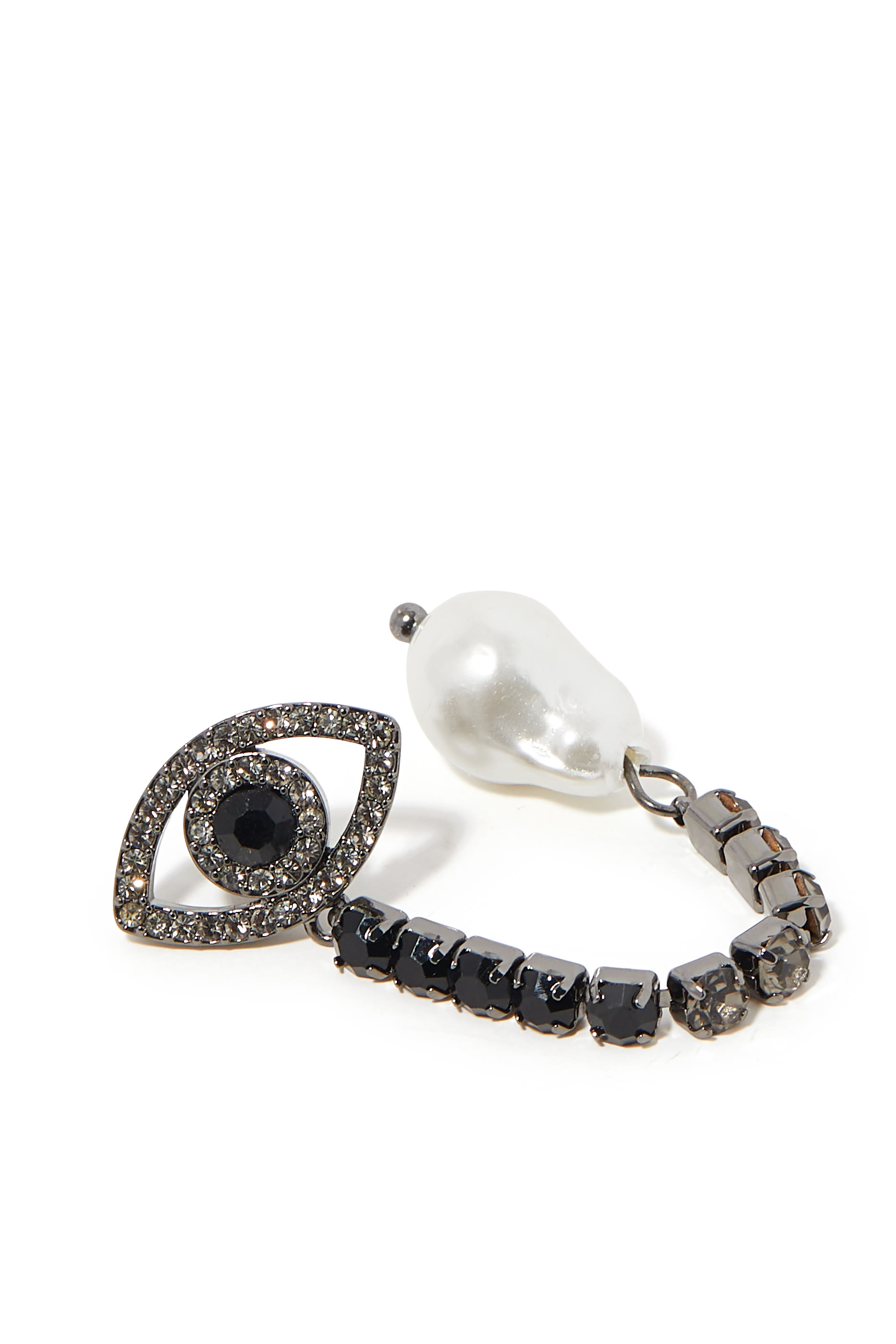 أقراط متدلية بحلية عين حسود مزينة بلؤلؤ