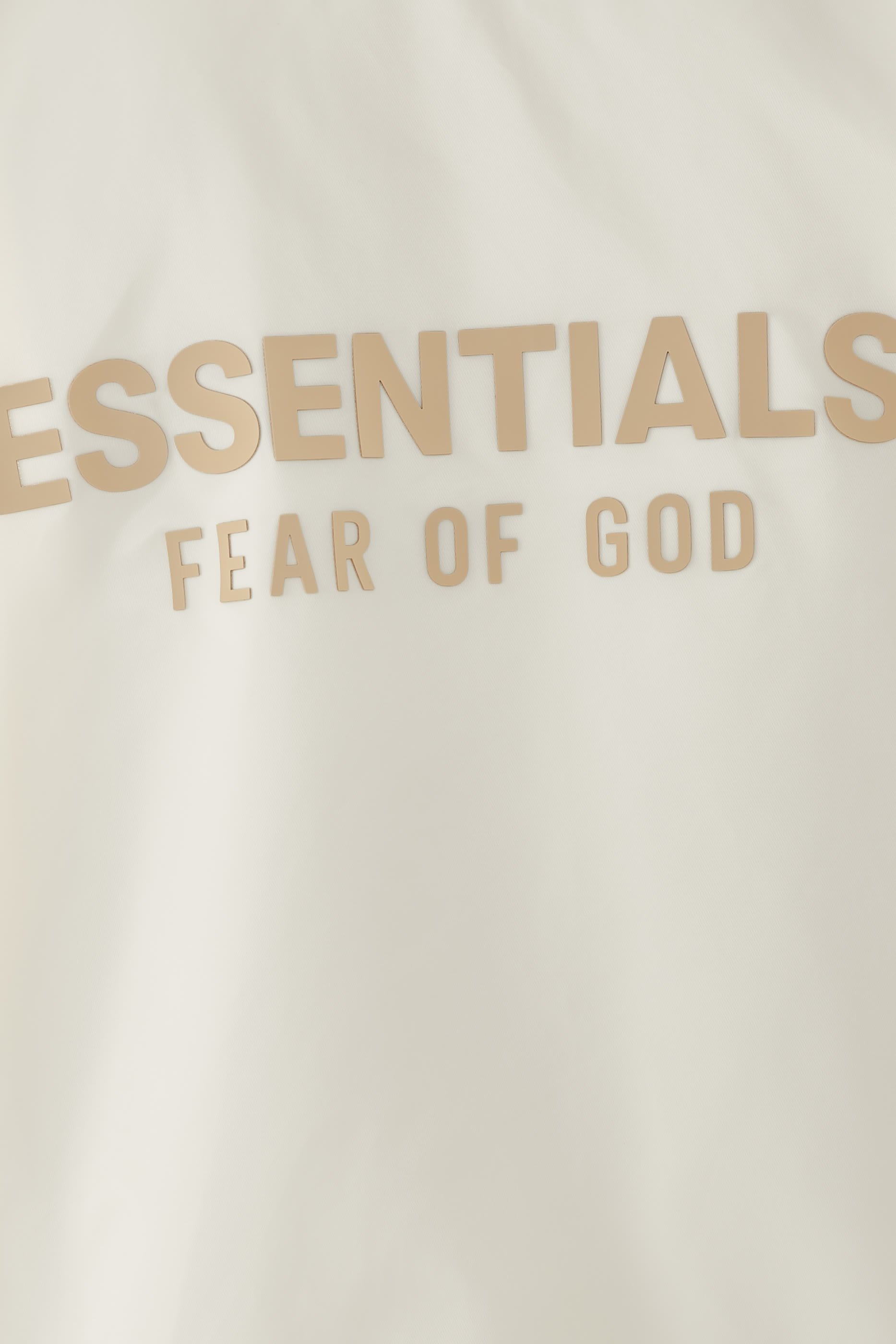 جاكيت رياضي بشعار الماركة