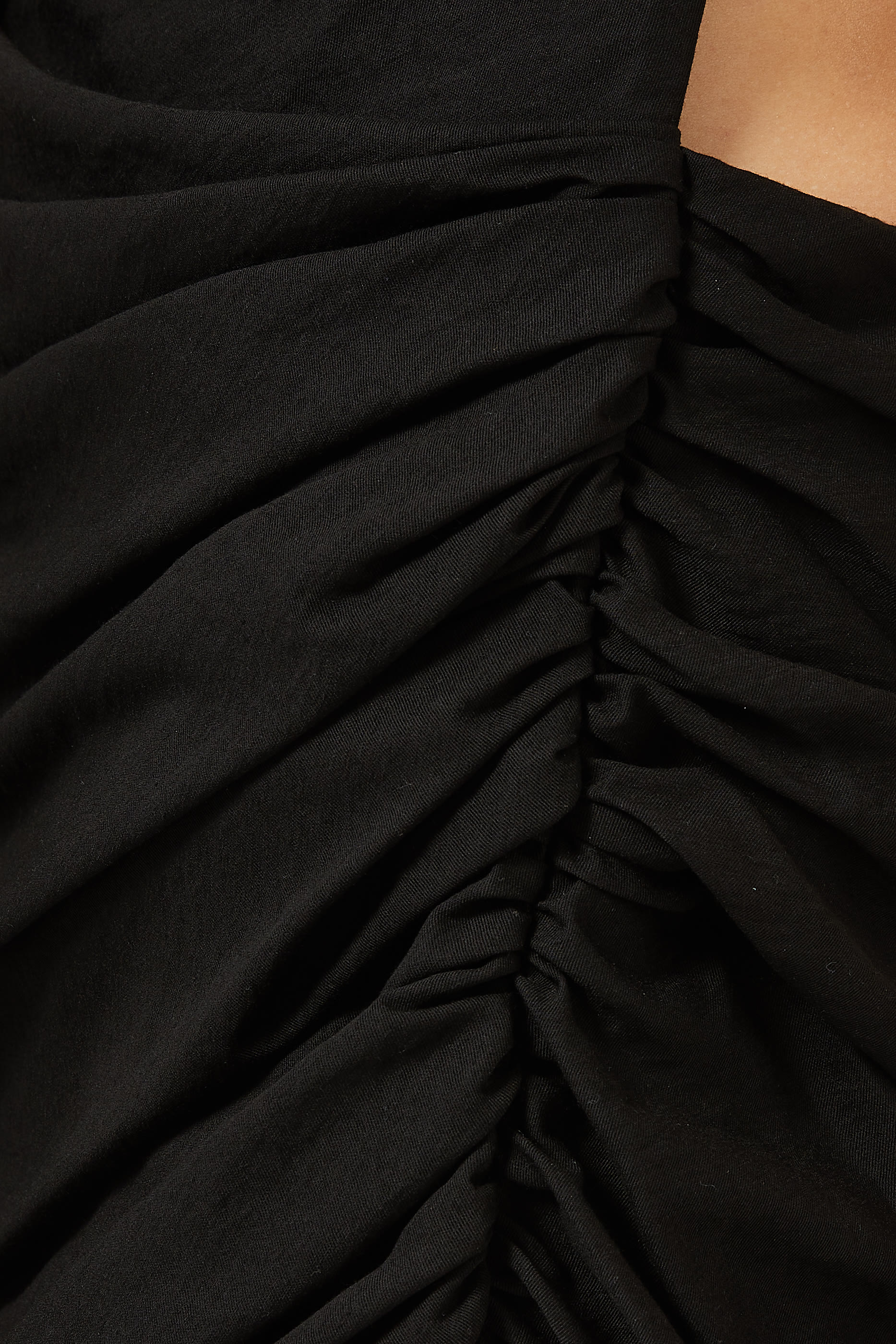 فستان سوداد بتصميم غير متماثل