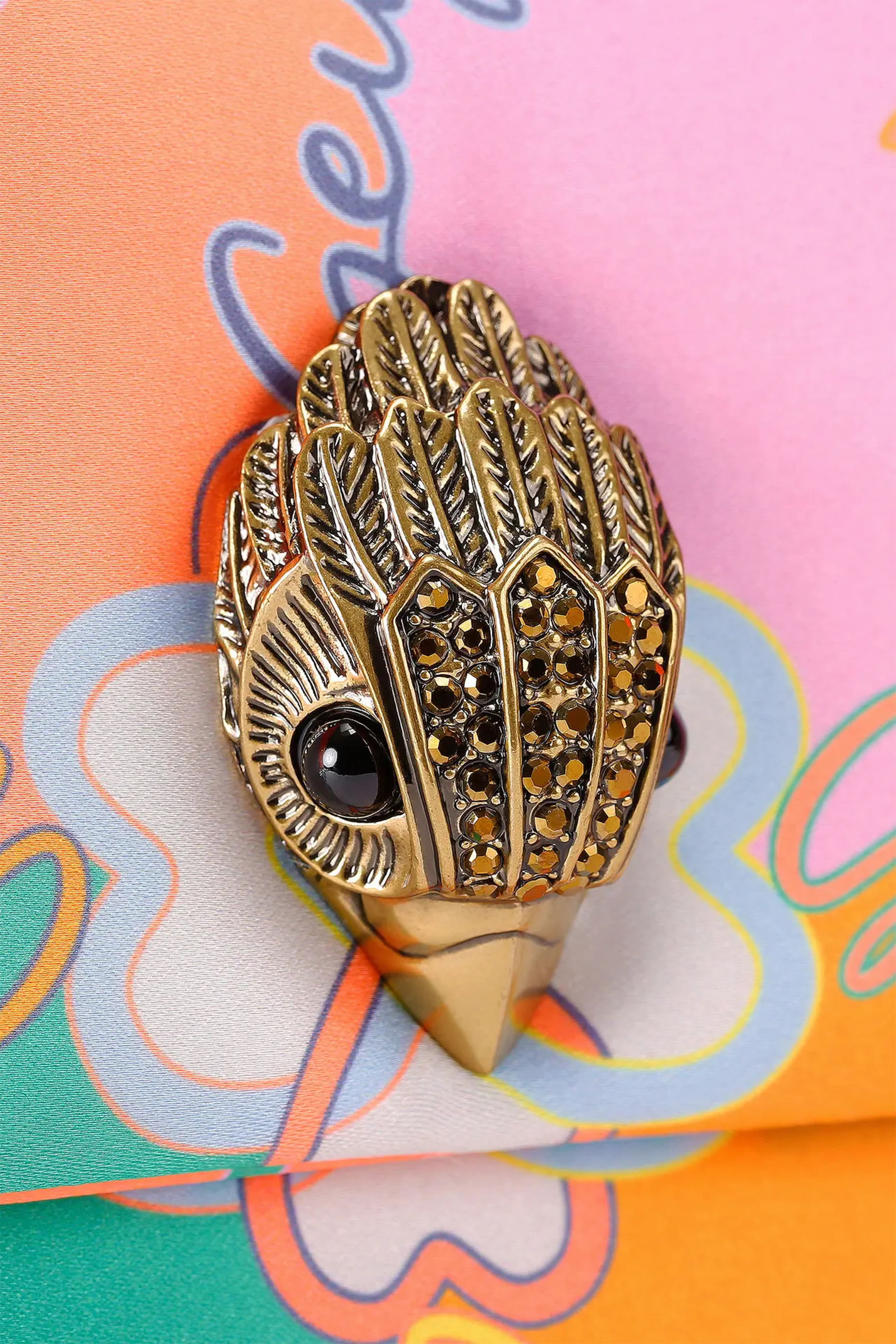 حقيبة كتف كنسنغتون بتفاصيل عقدة