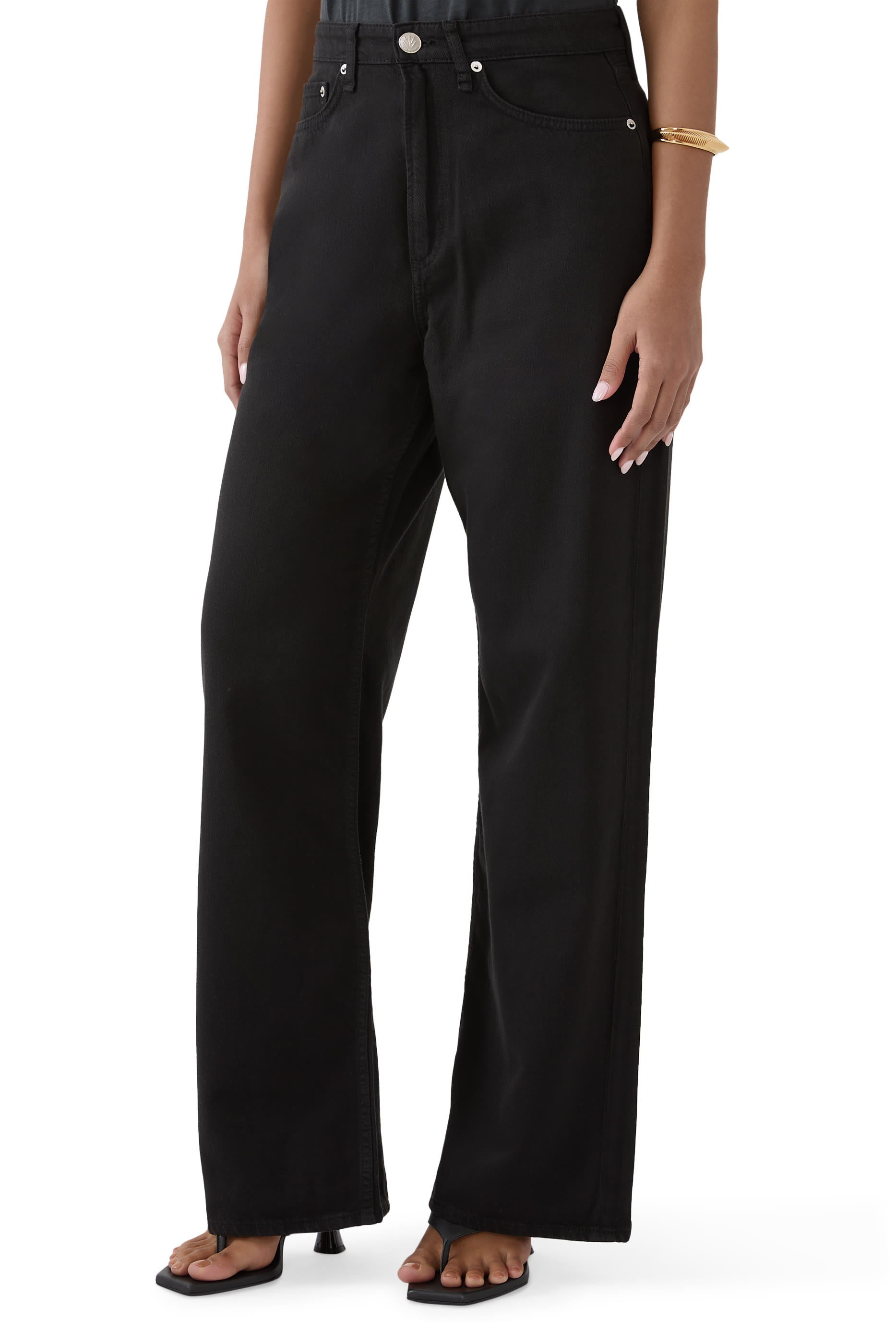 بنطال جينز لوغان بقصة ساق واسعة قماش خفيف الوزن