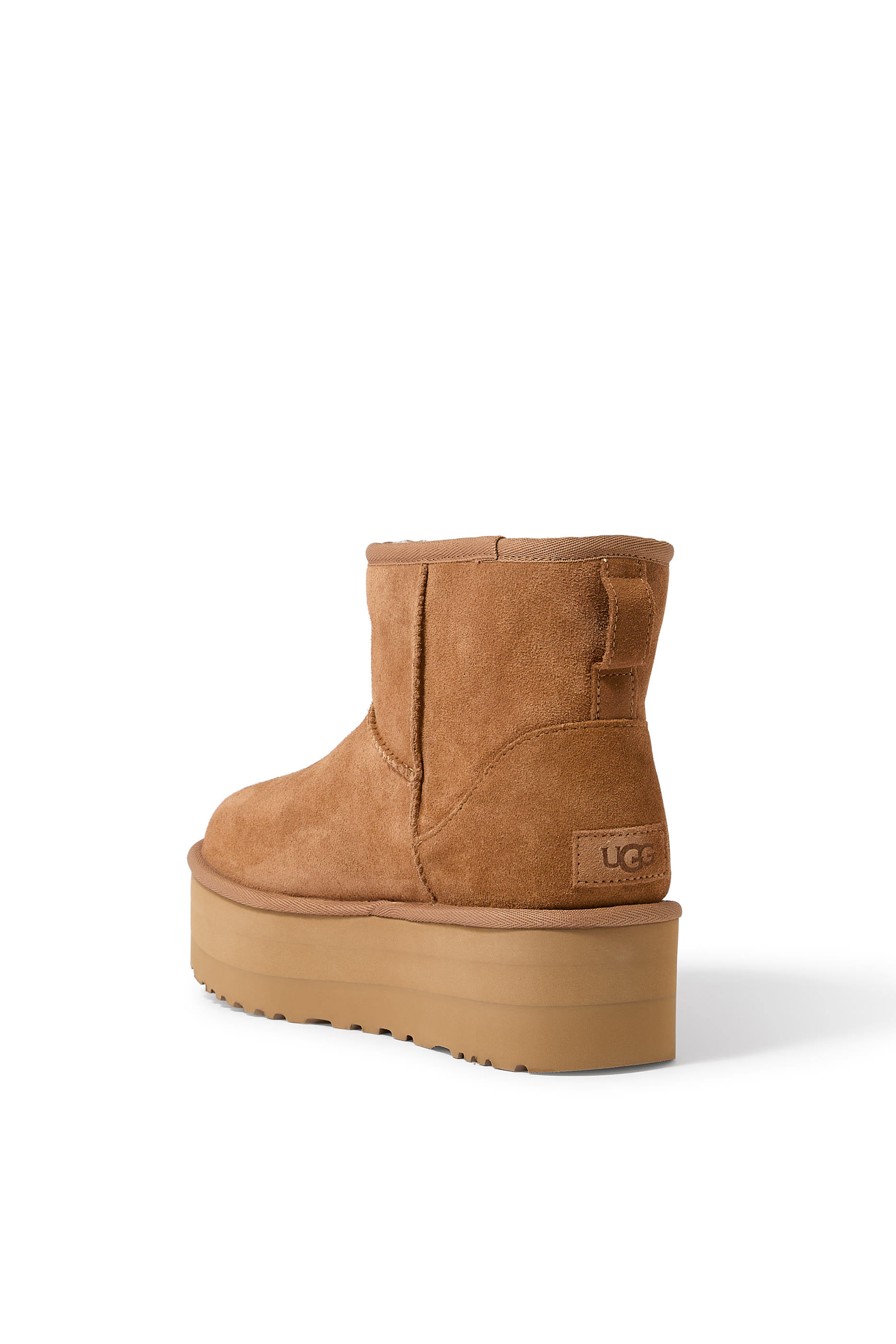 بوت كلاسيك قصير بنعل سميك