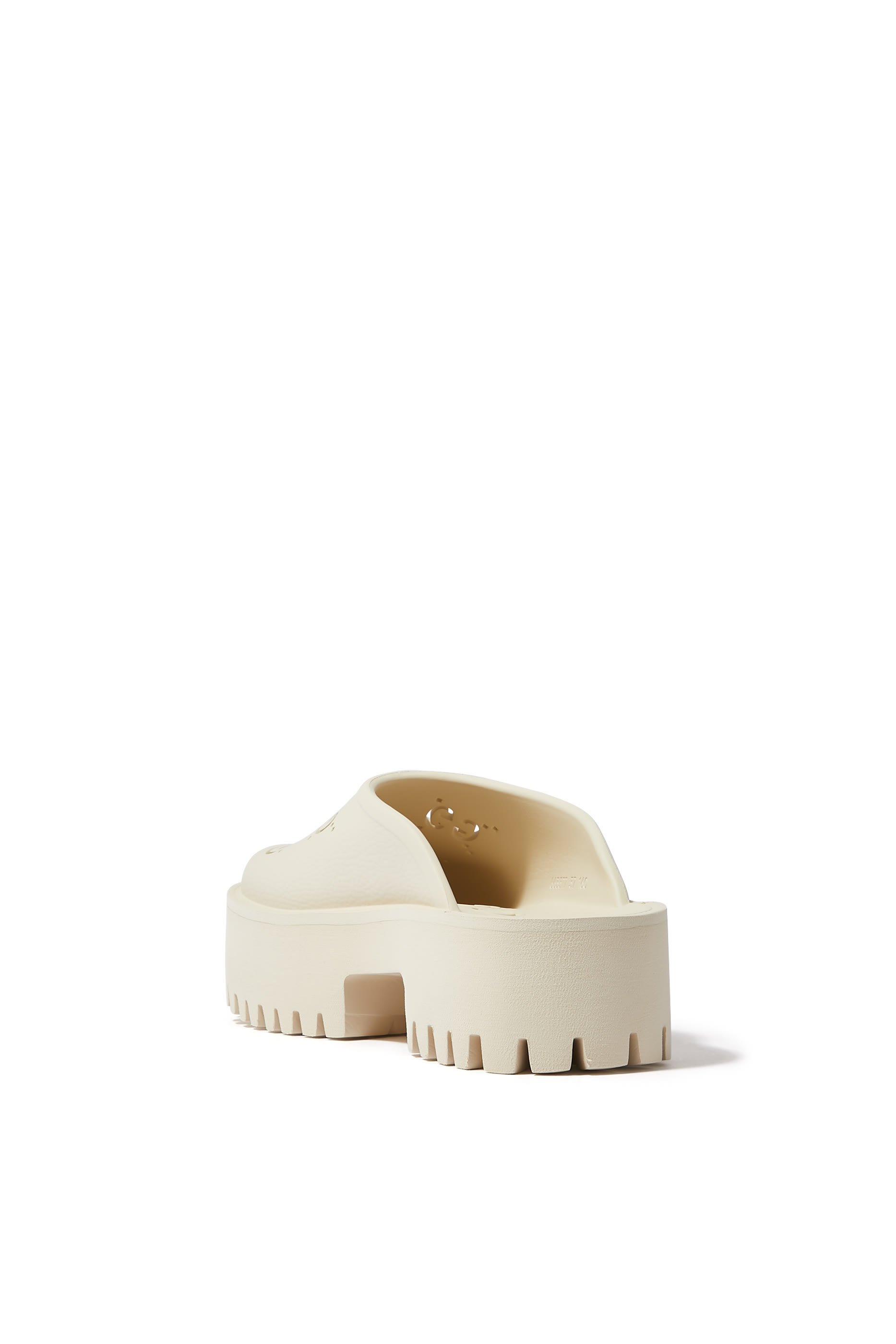 صندل مثقوب بنعل سميك مطاط