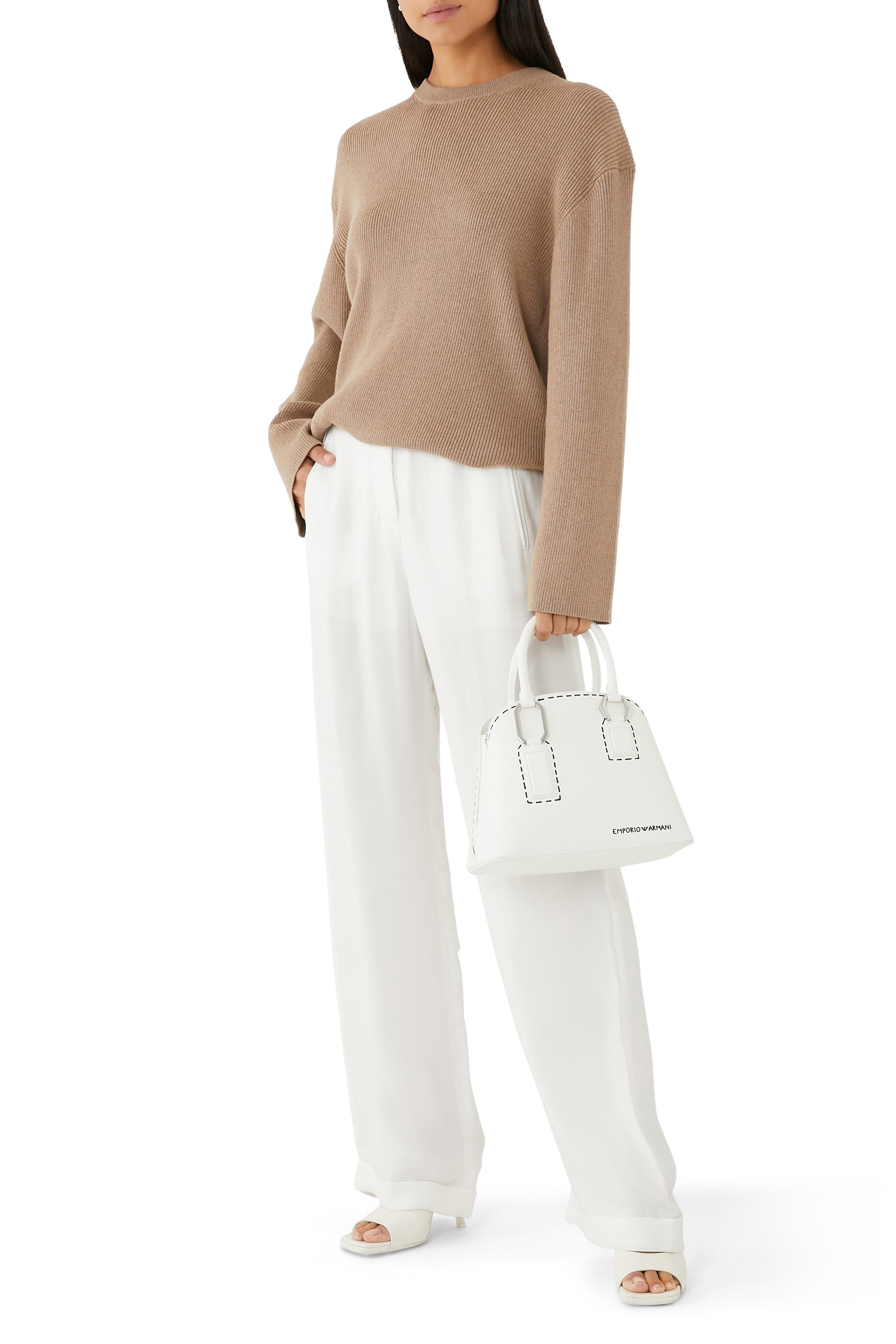 بنطال بقصة ساق واسعة