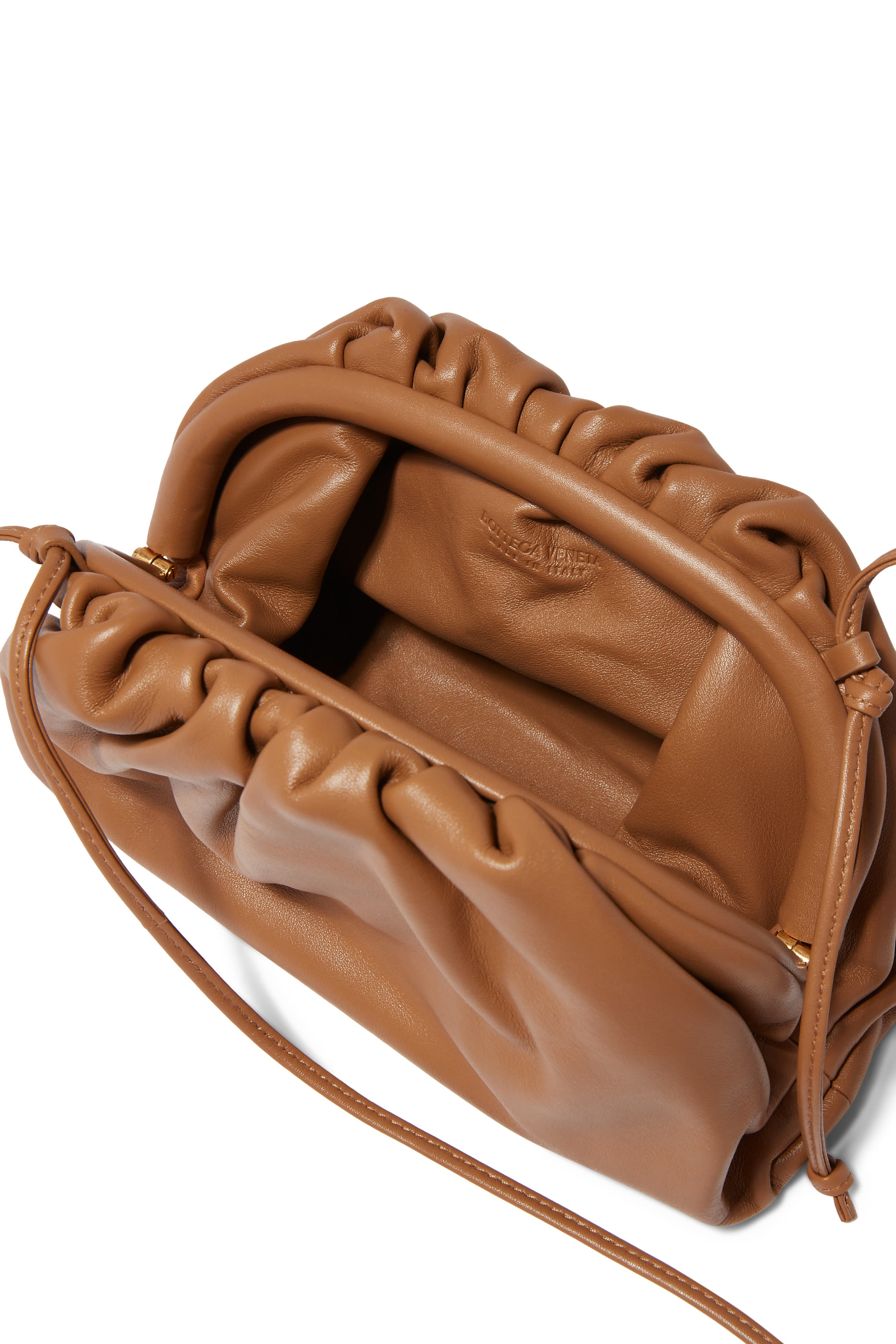 حقيبة صغيرة بتصميم مجدول