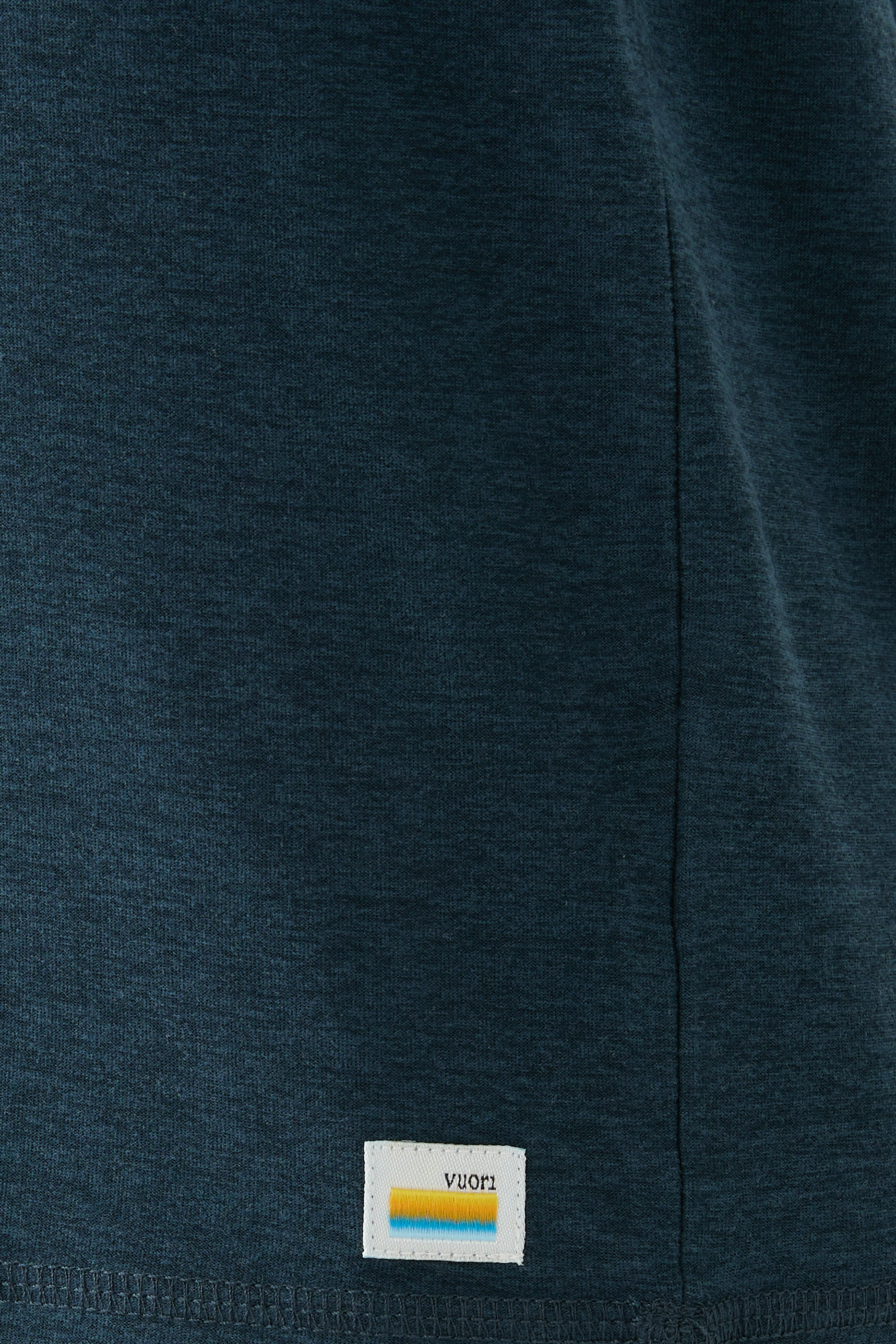 تيشيرت ستراتو بأكمام طويلة قماش معالج