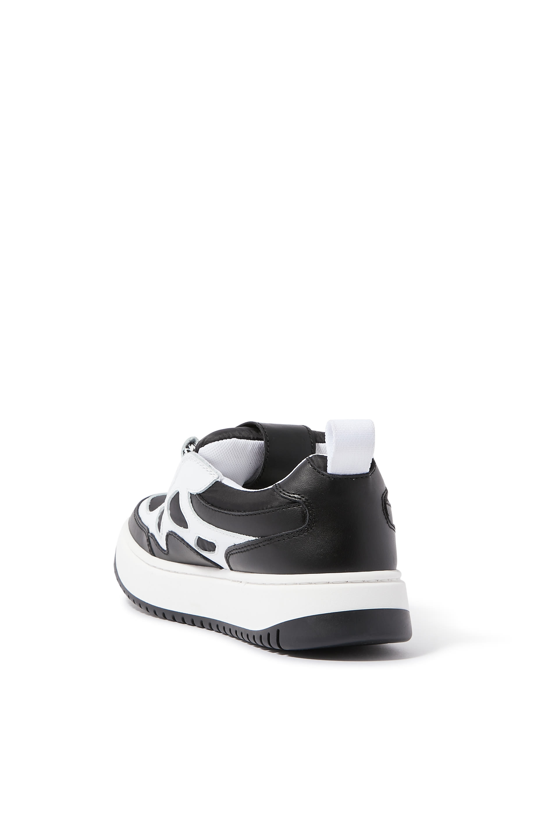 سنيكرز بشعار الماركة للأطفال