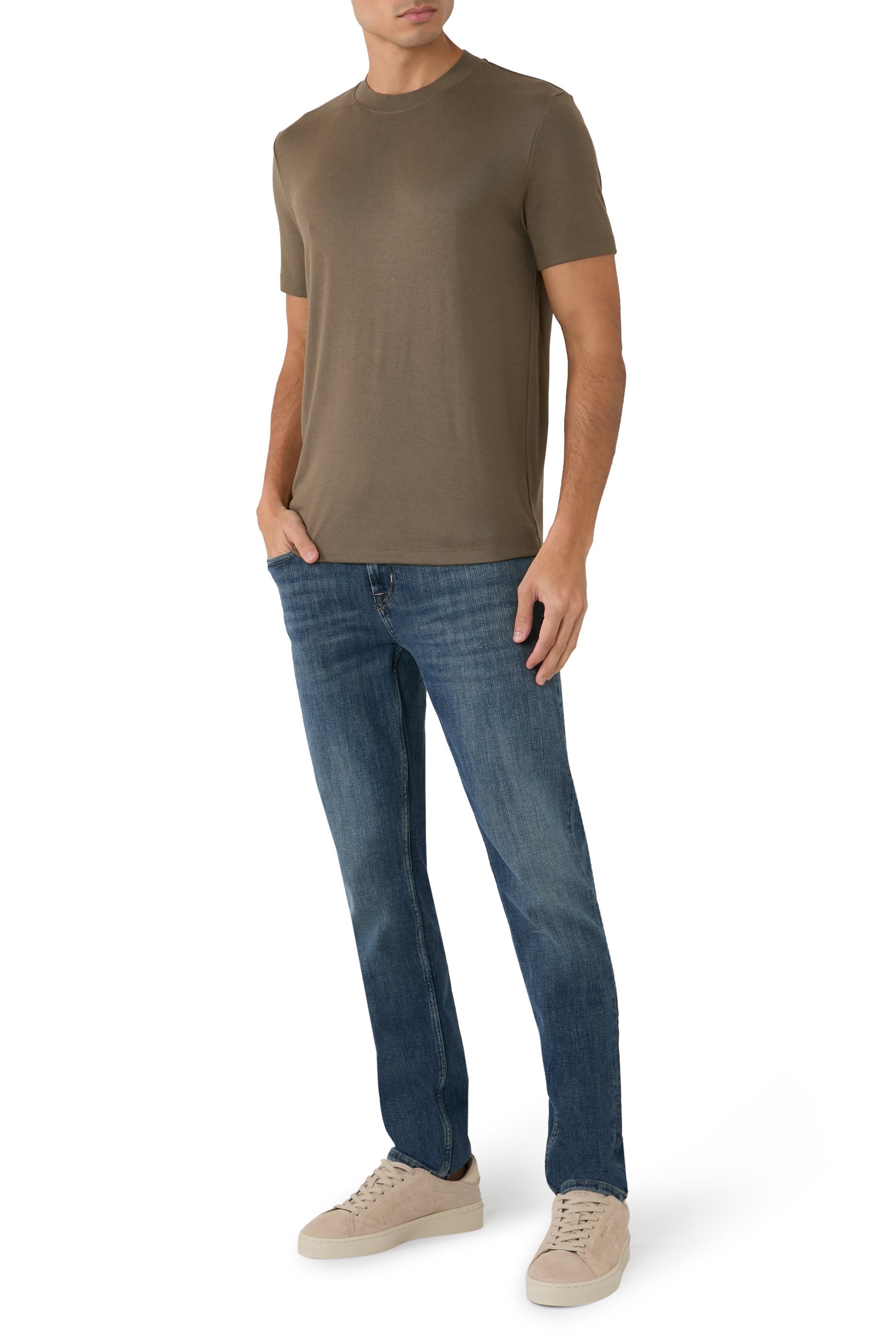 بنطال جينز بقصة ضيقة