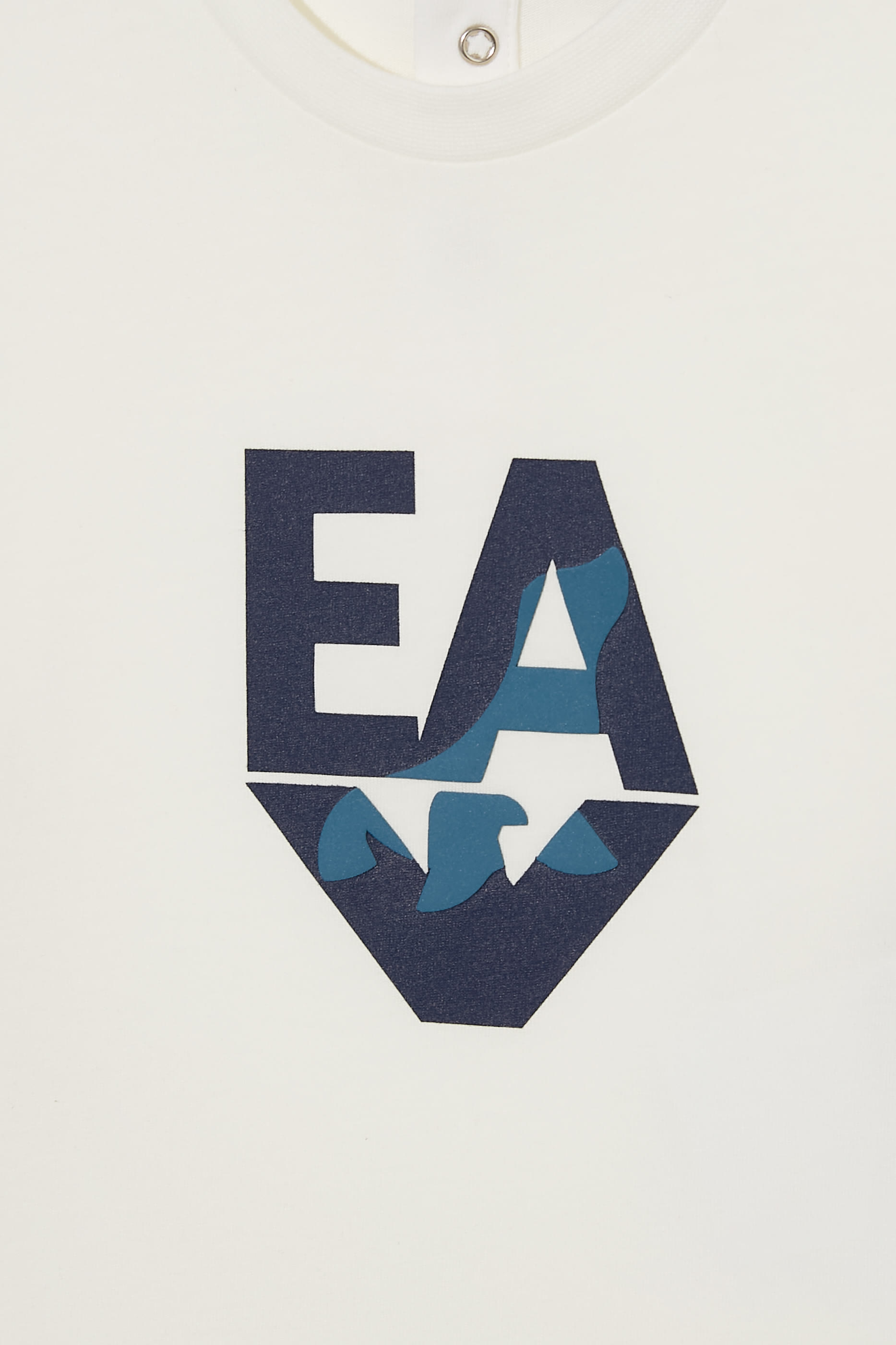 تيشيرت بشعار الماركة للأطفال