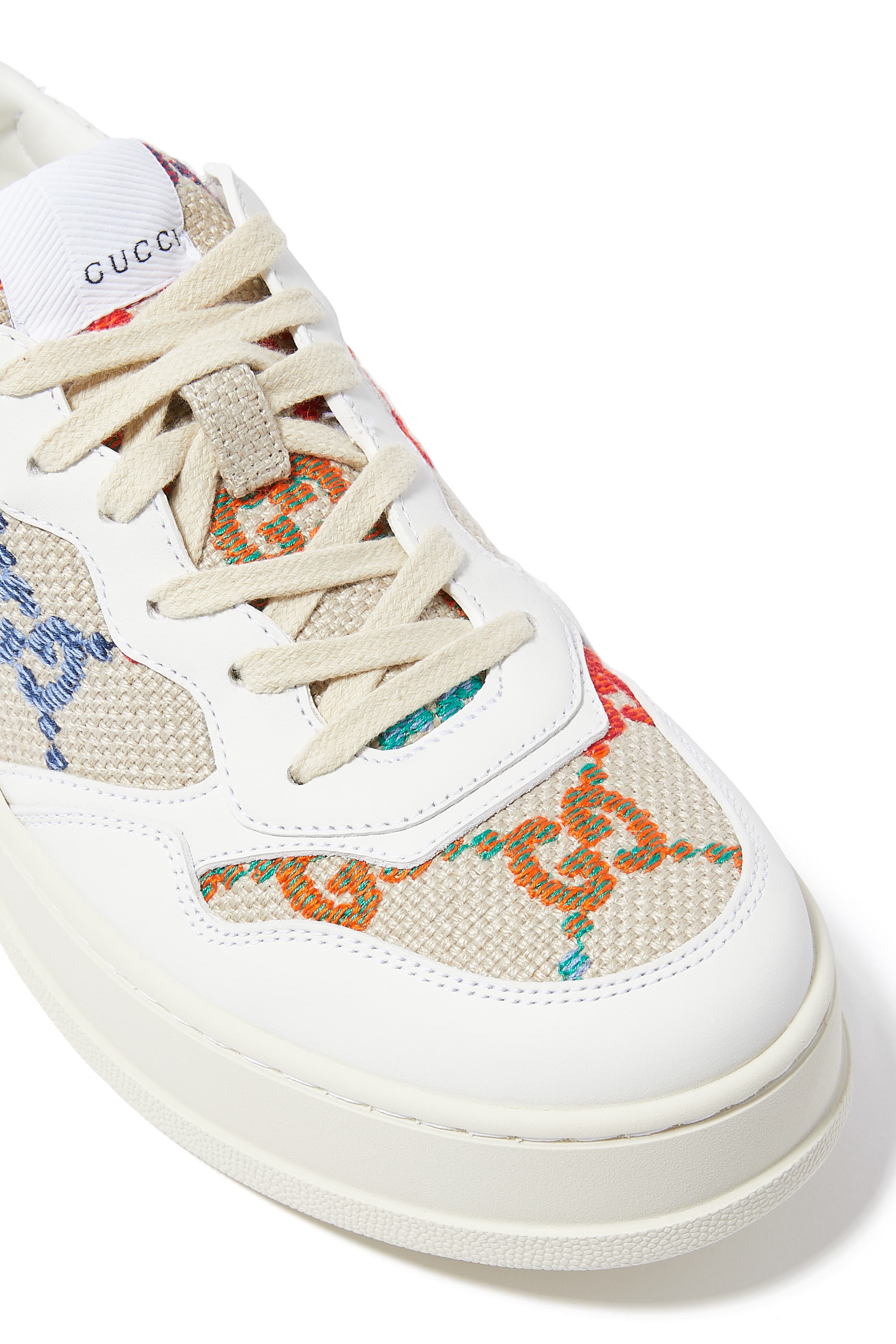 سنيكرز جلد بنعل سميك بحرفي شعار الماركة