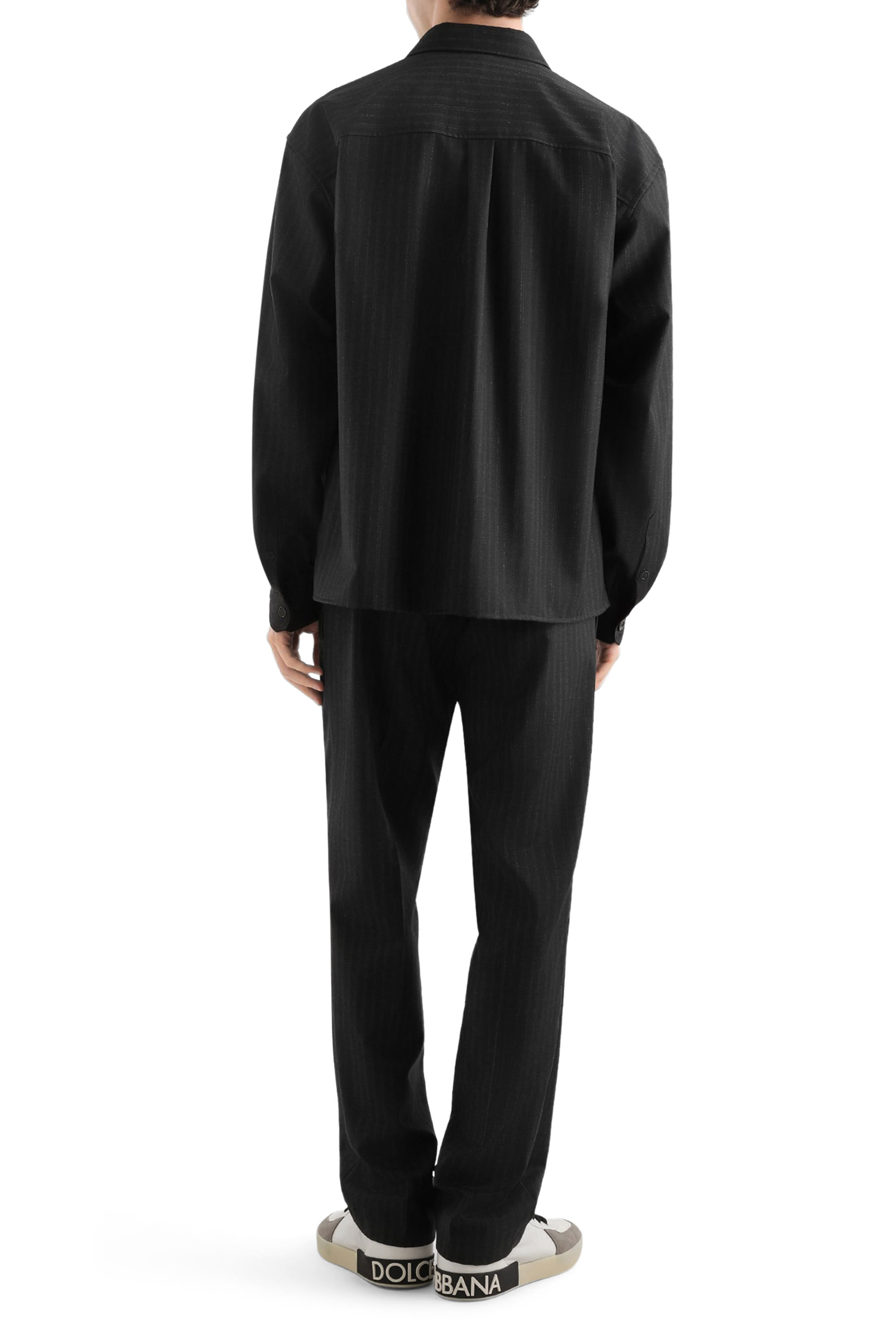 قميص مخطط بقصة ضيقة 