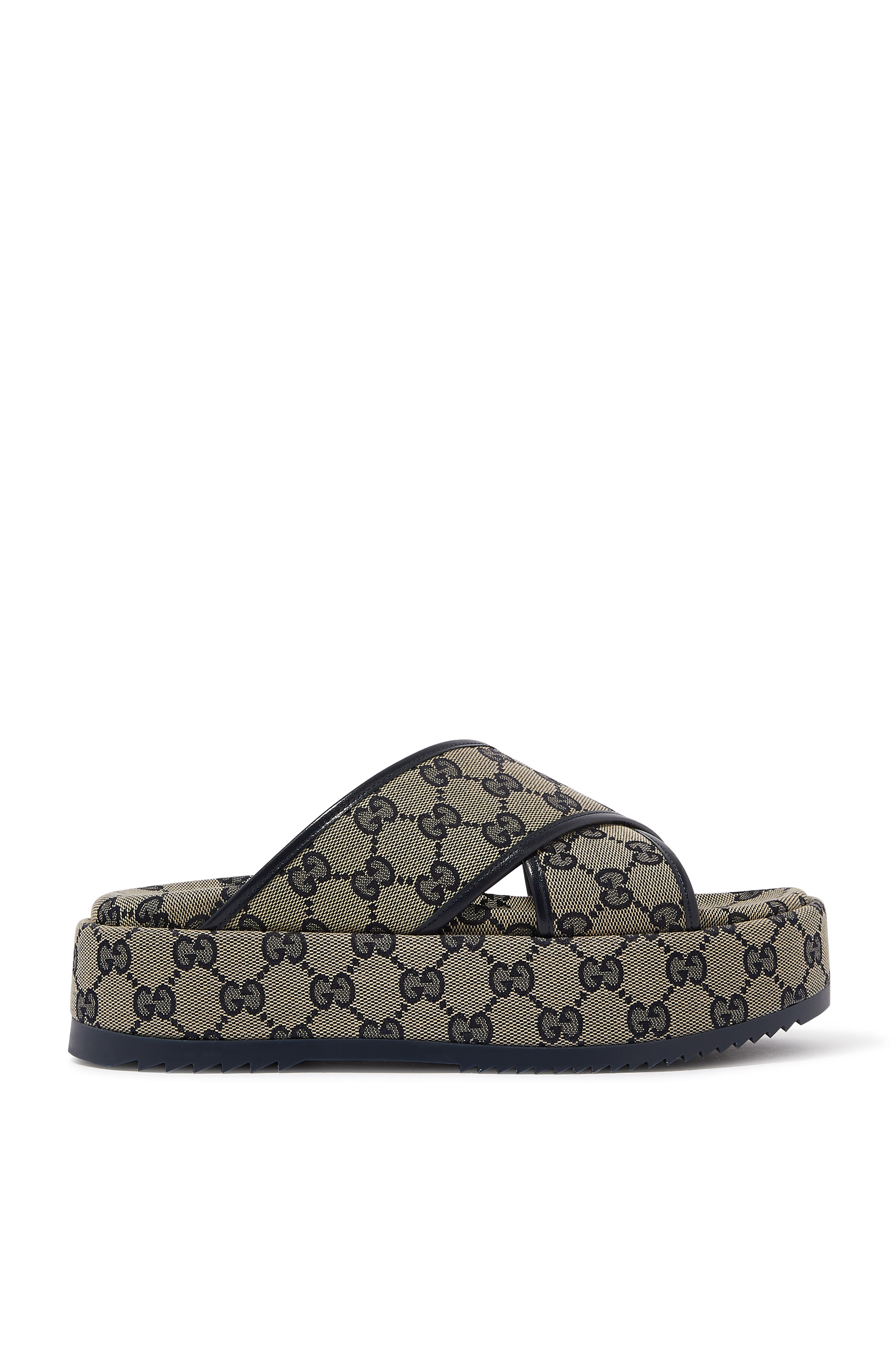 صندل بنعل سميك مزين بشعار GG