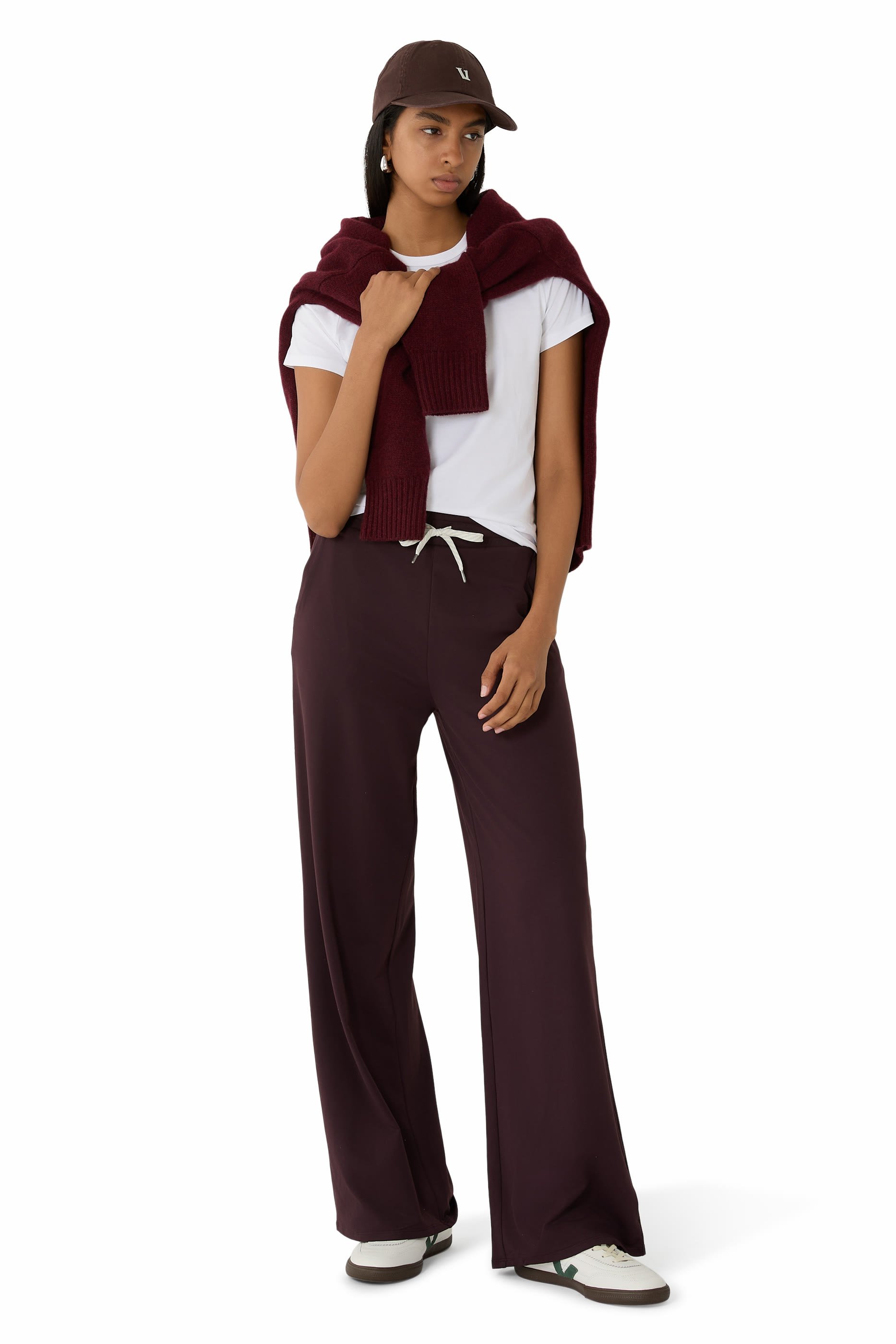 سنيكرز بانيكا جلد