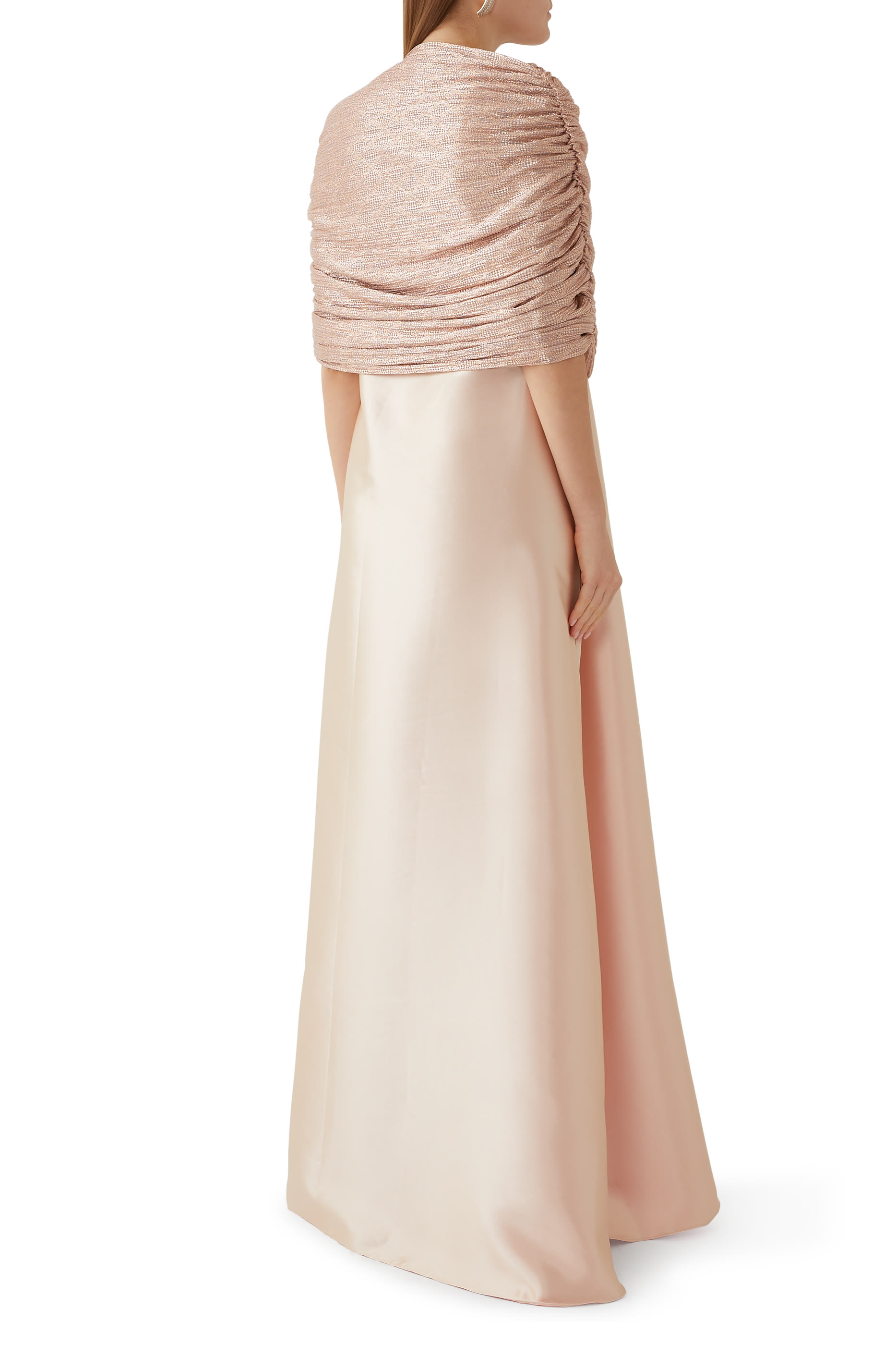 فستان بكاب وكشكش