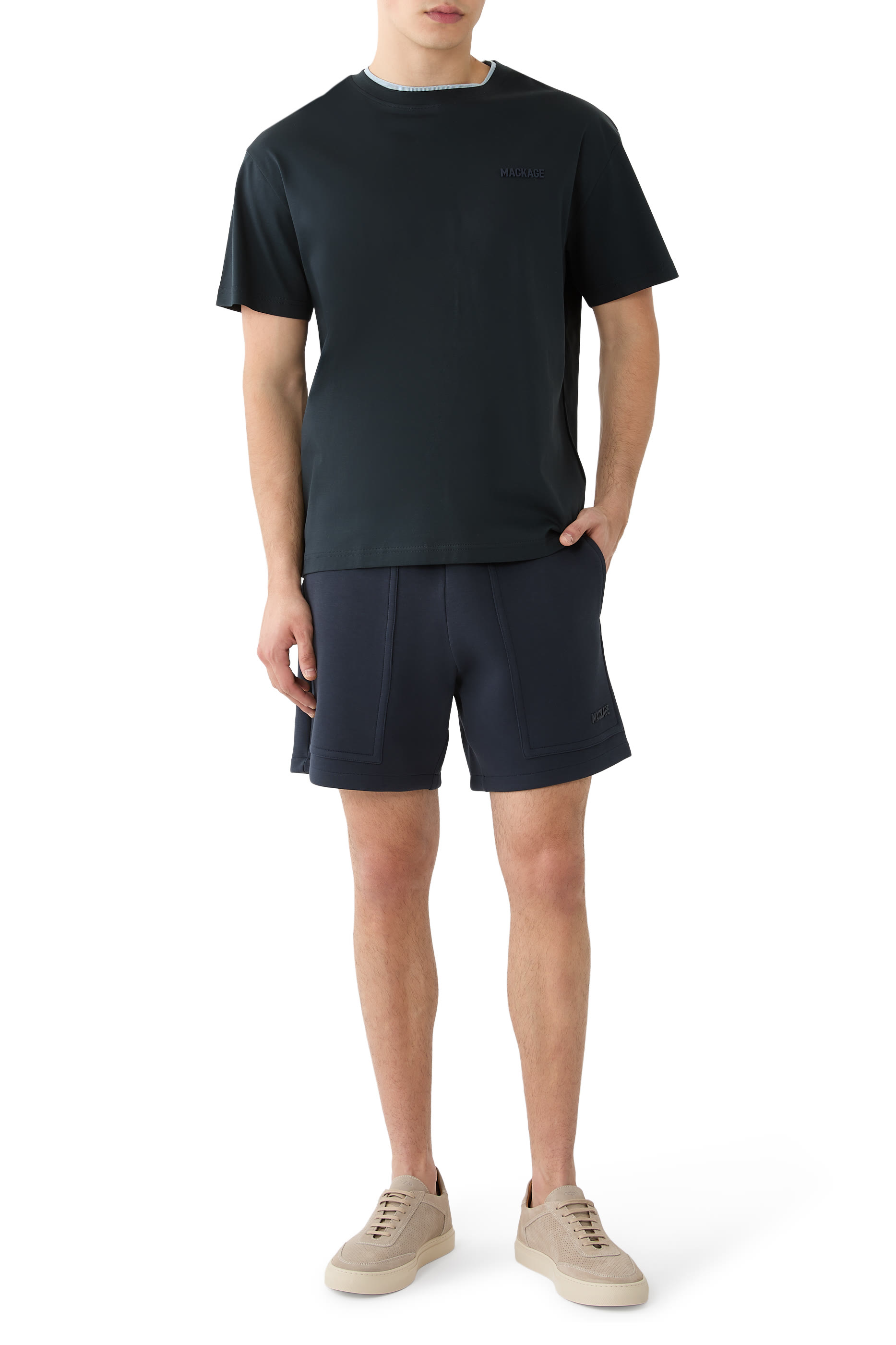 تيشيرت تي-إم إن في بياقة ضيقة مزدوجة