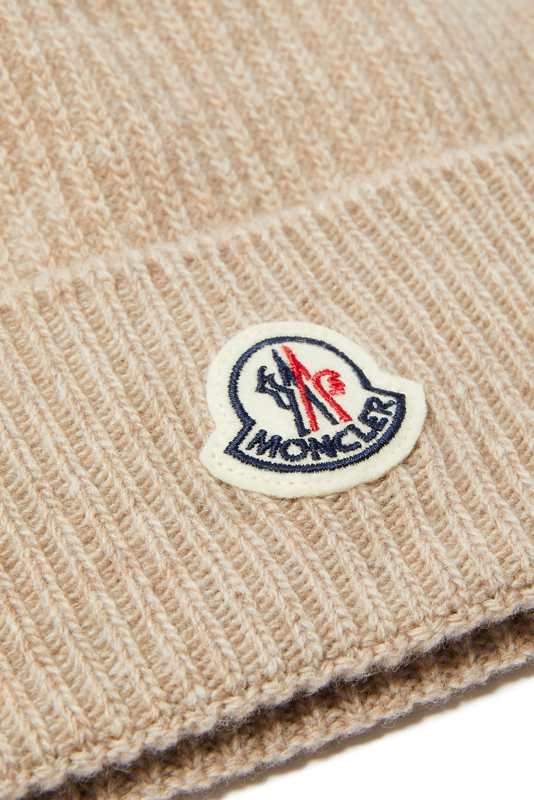 قبعة بيني صوف بشعار الماركة