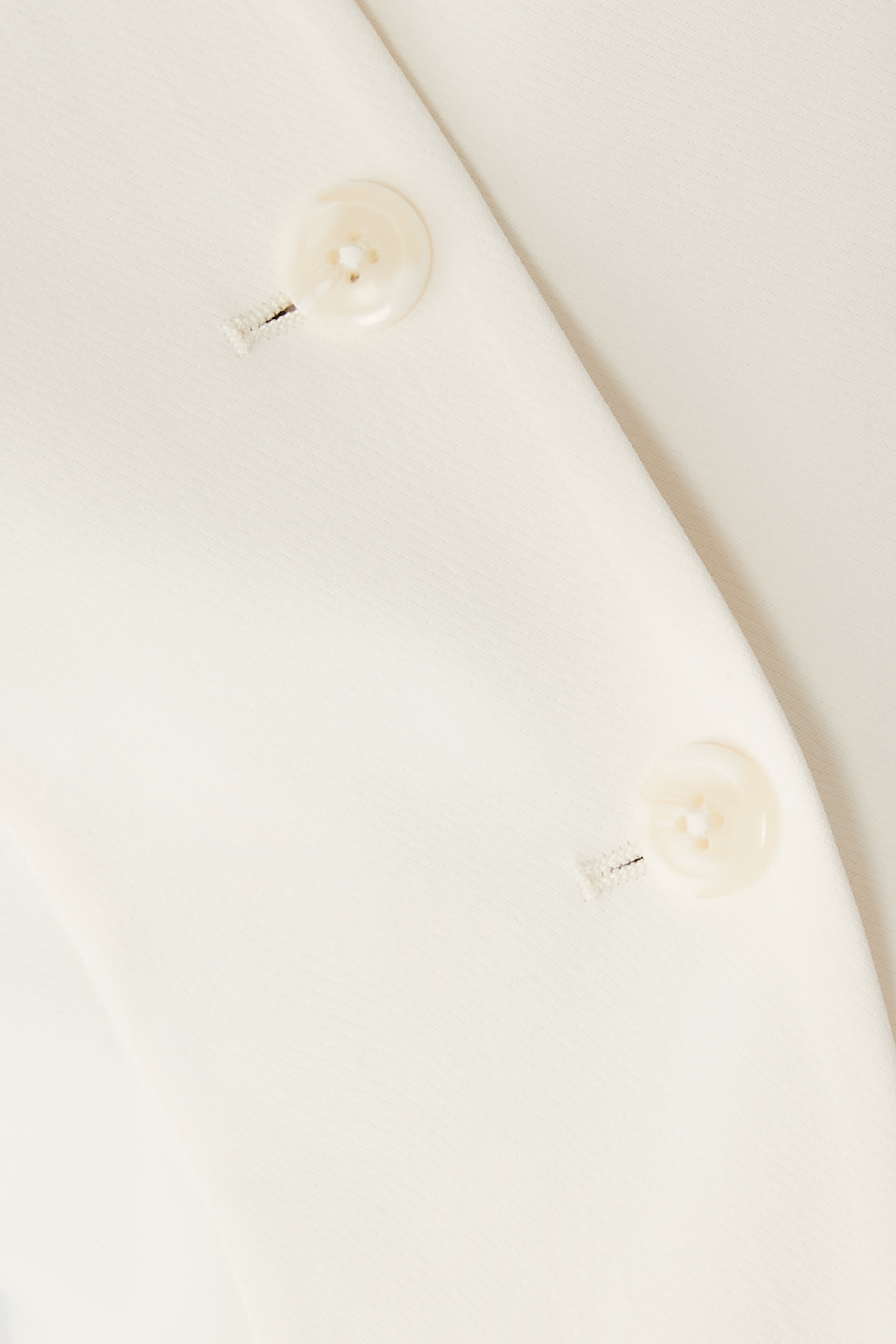 فيست بدلة فاخر بقصة ضيقة