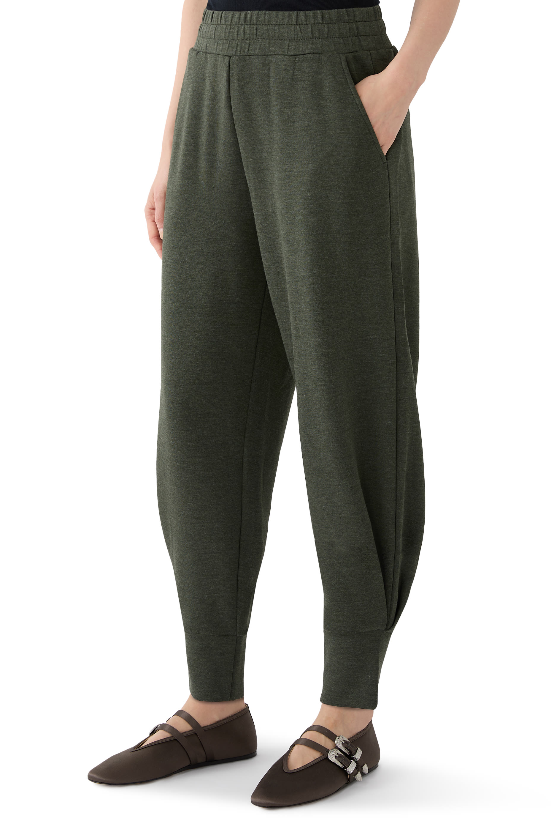 بنطال بقصة مريحة