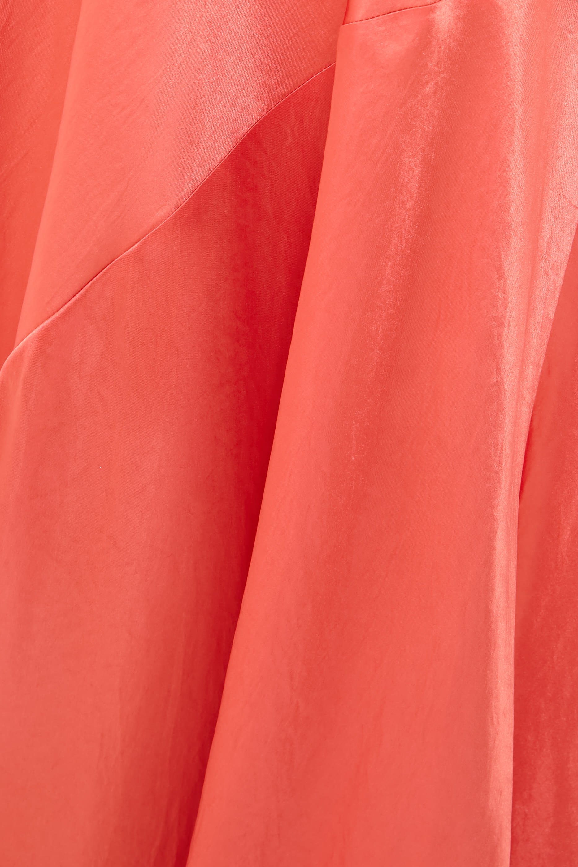 تنورة طويلة ساتان