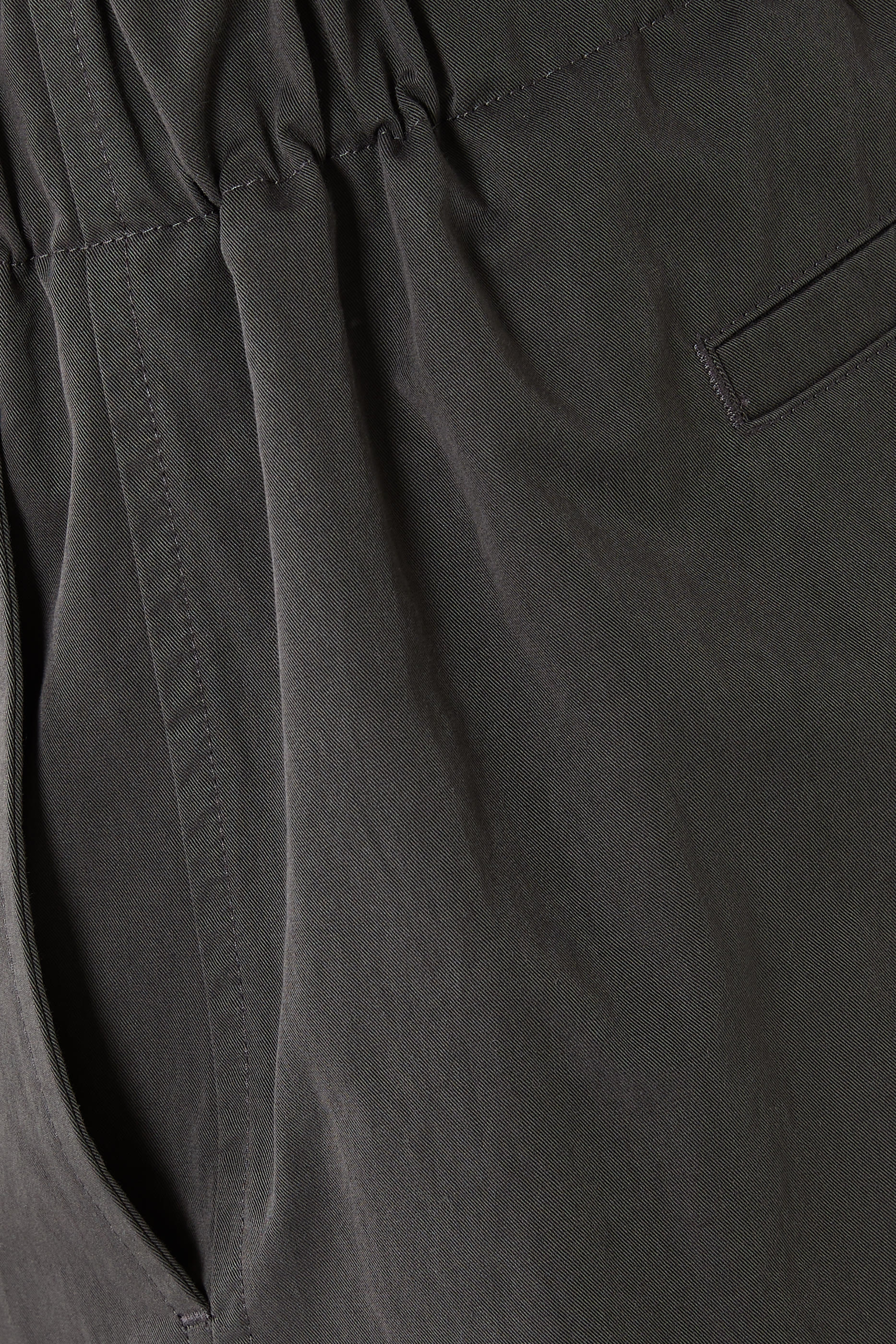 بنطال بحزام قابل للتعديل