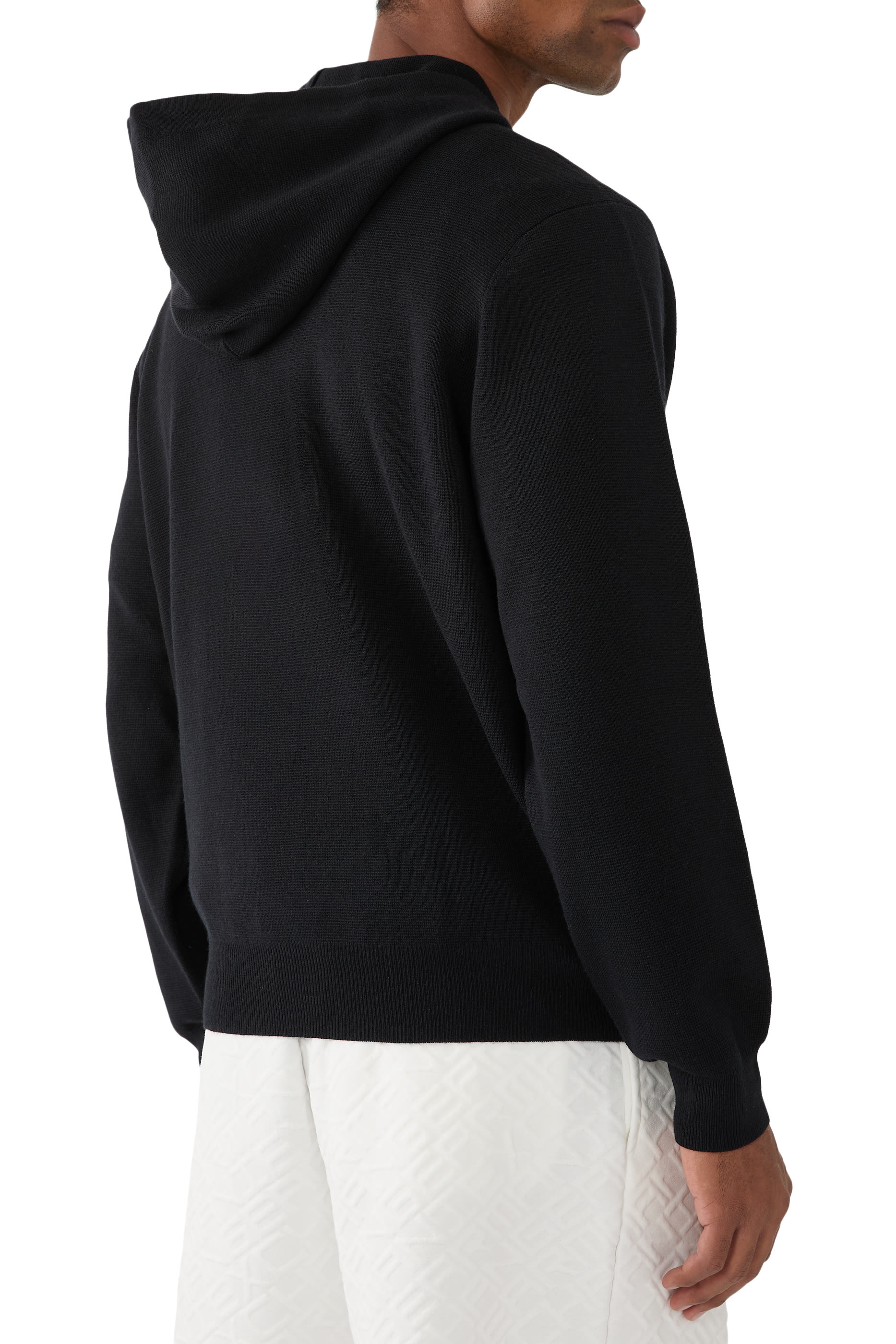 هودي بحروف شعار الماركة