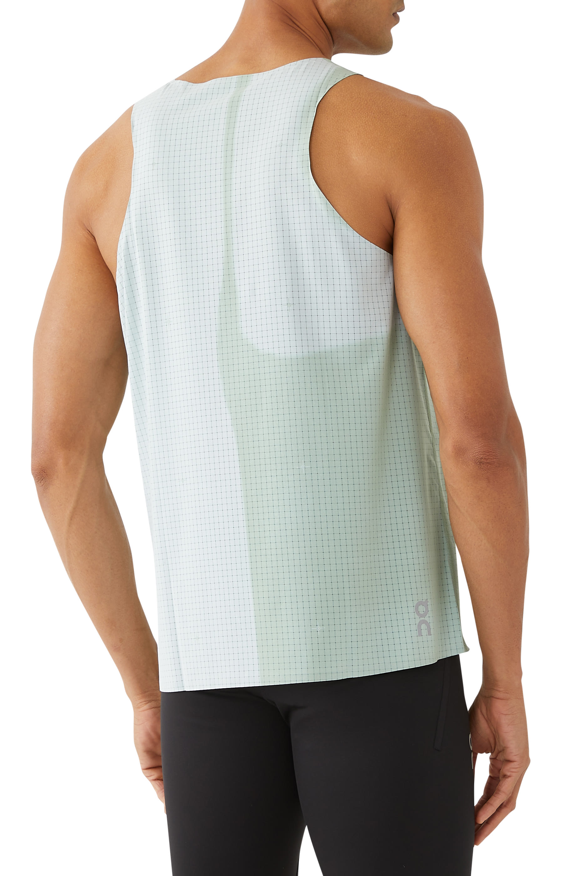 بلوزة بايس بلا أكمام