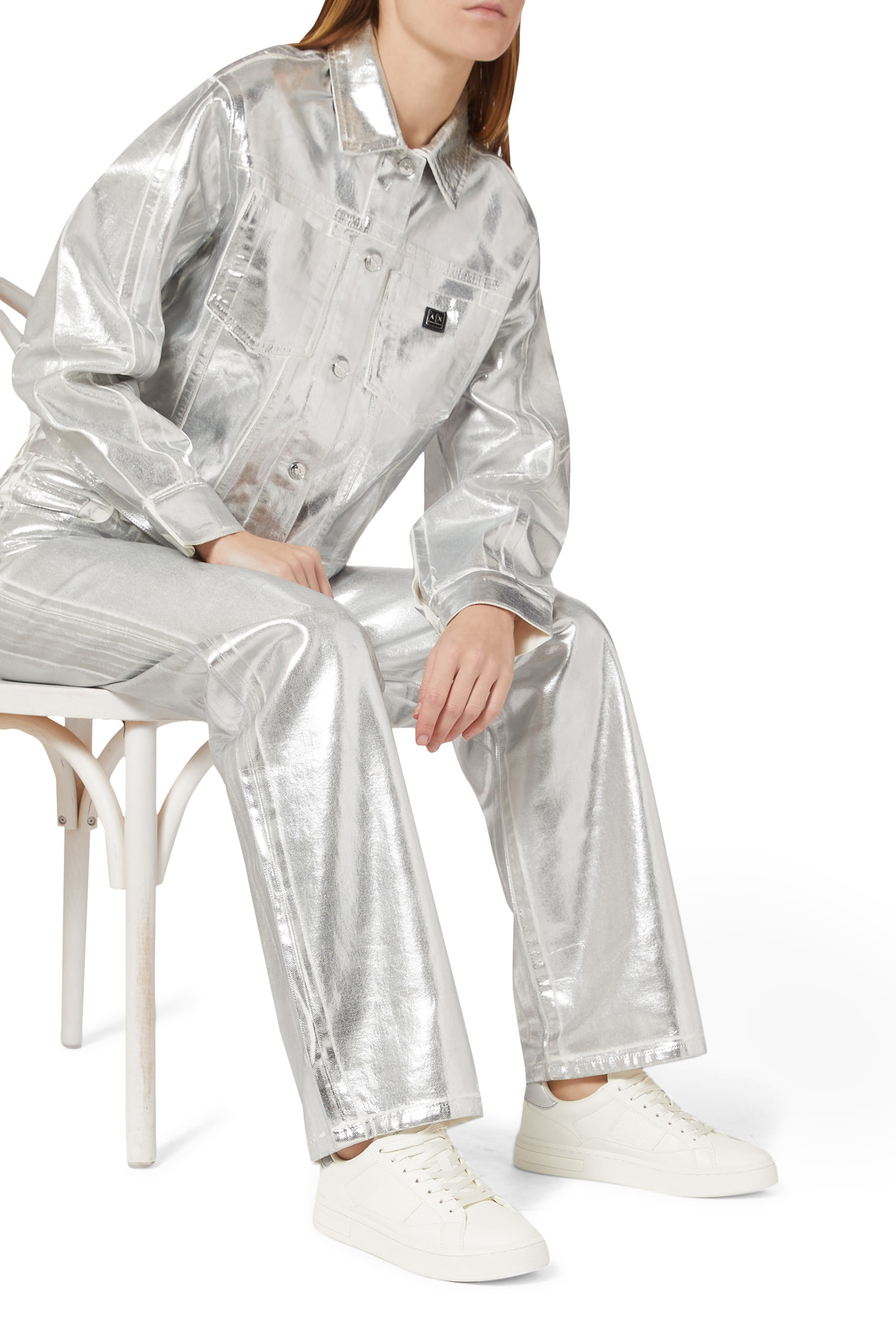 سنيكرز بشعار حرفي الماركة جلد صناعي