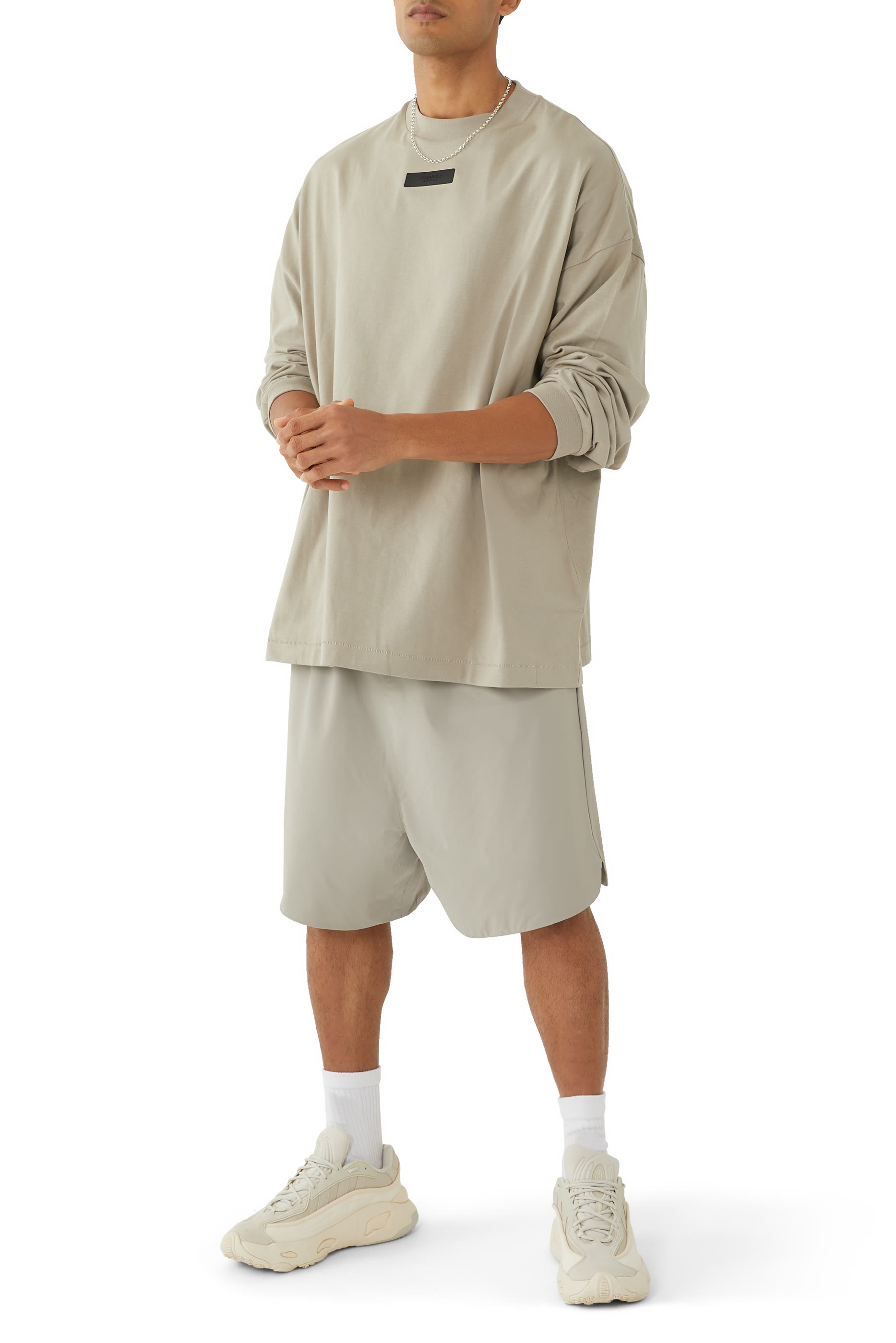 شورت مريح بشعار الماركة