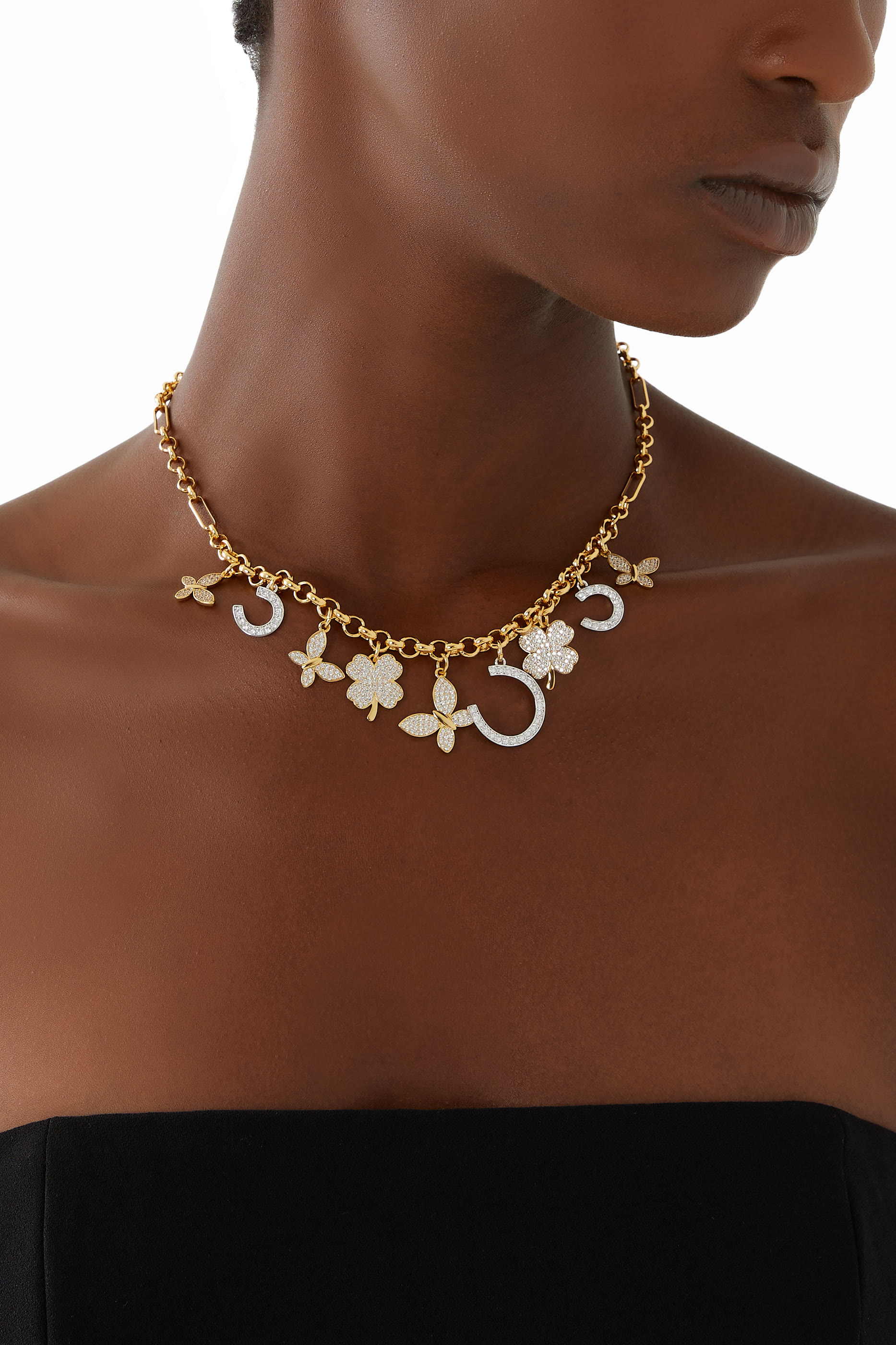 قلادة مزينة بحلي الحظ مرصعة بأحجار زركونيا مكعبة معدن مطلي