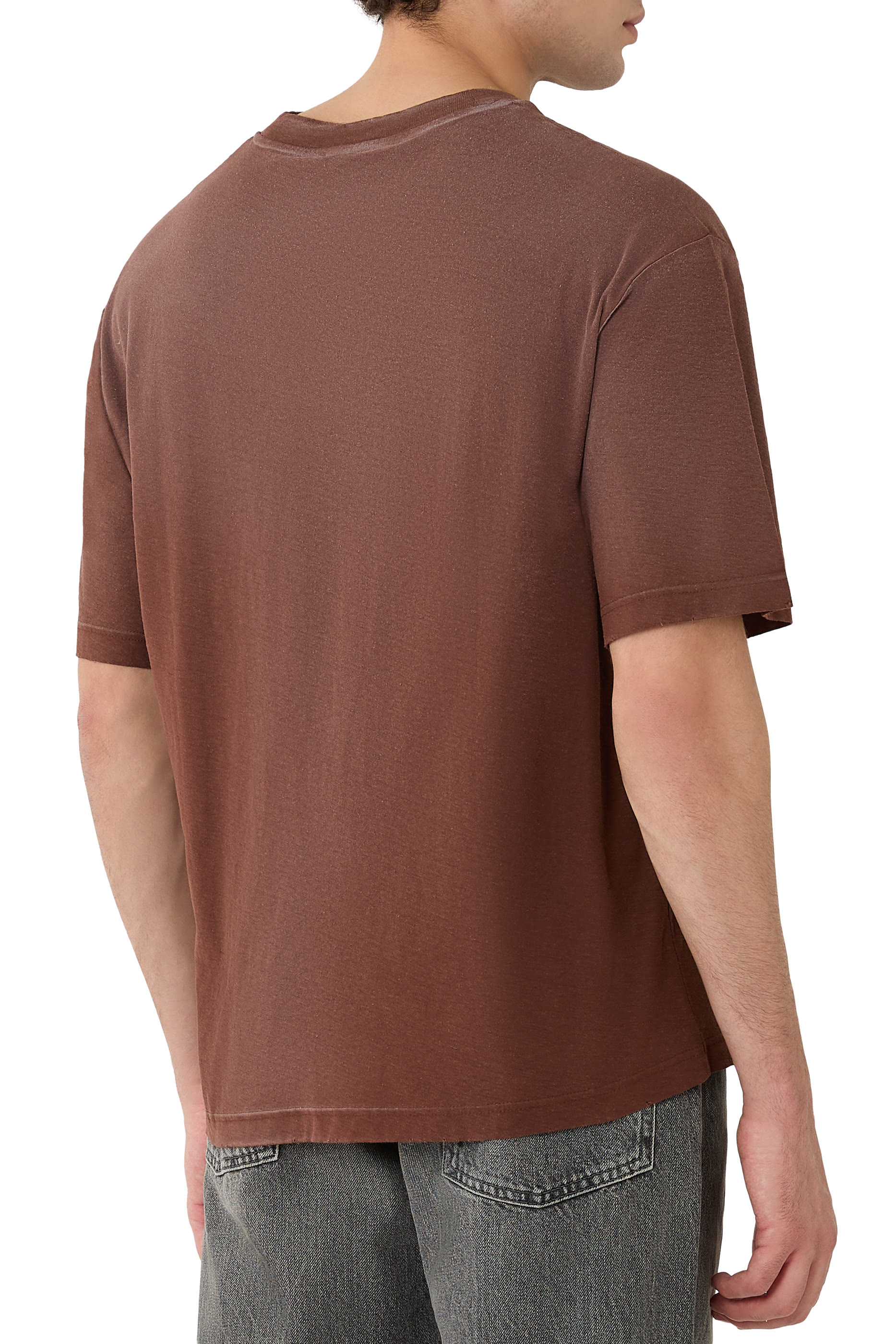 تيشيرت بشعار الماركة