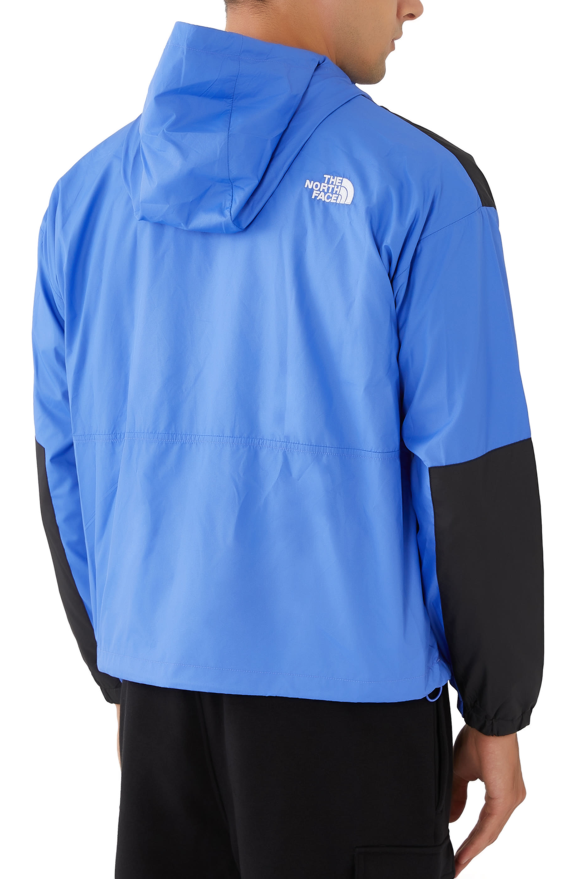 جاكيت مقاوم للرياح