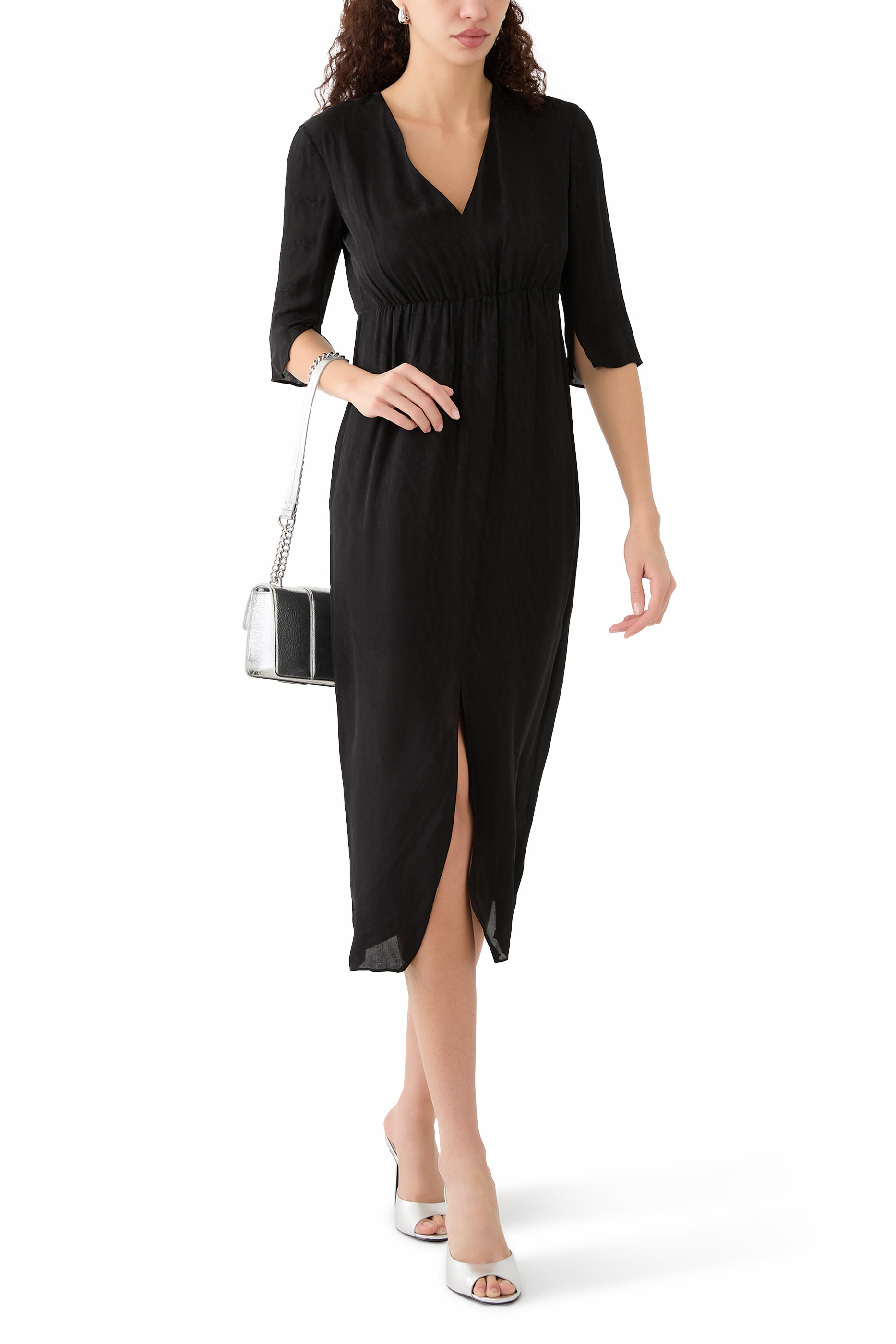 فستان ميلانو بياقة على شكل حرف V